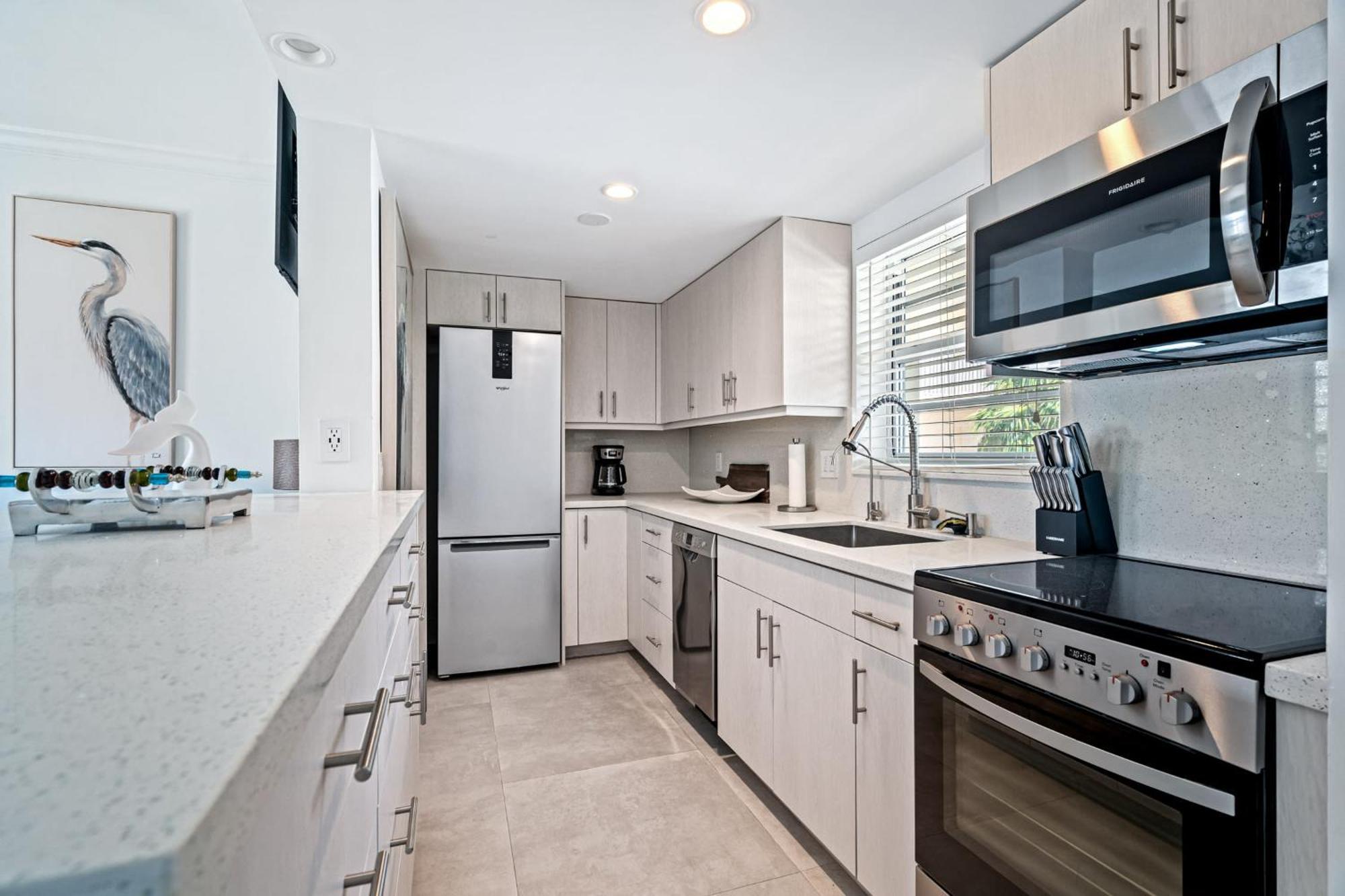 Walk To Ft Lauderdale - Water Views & Pool Apartment Fort Lauderdale