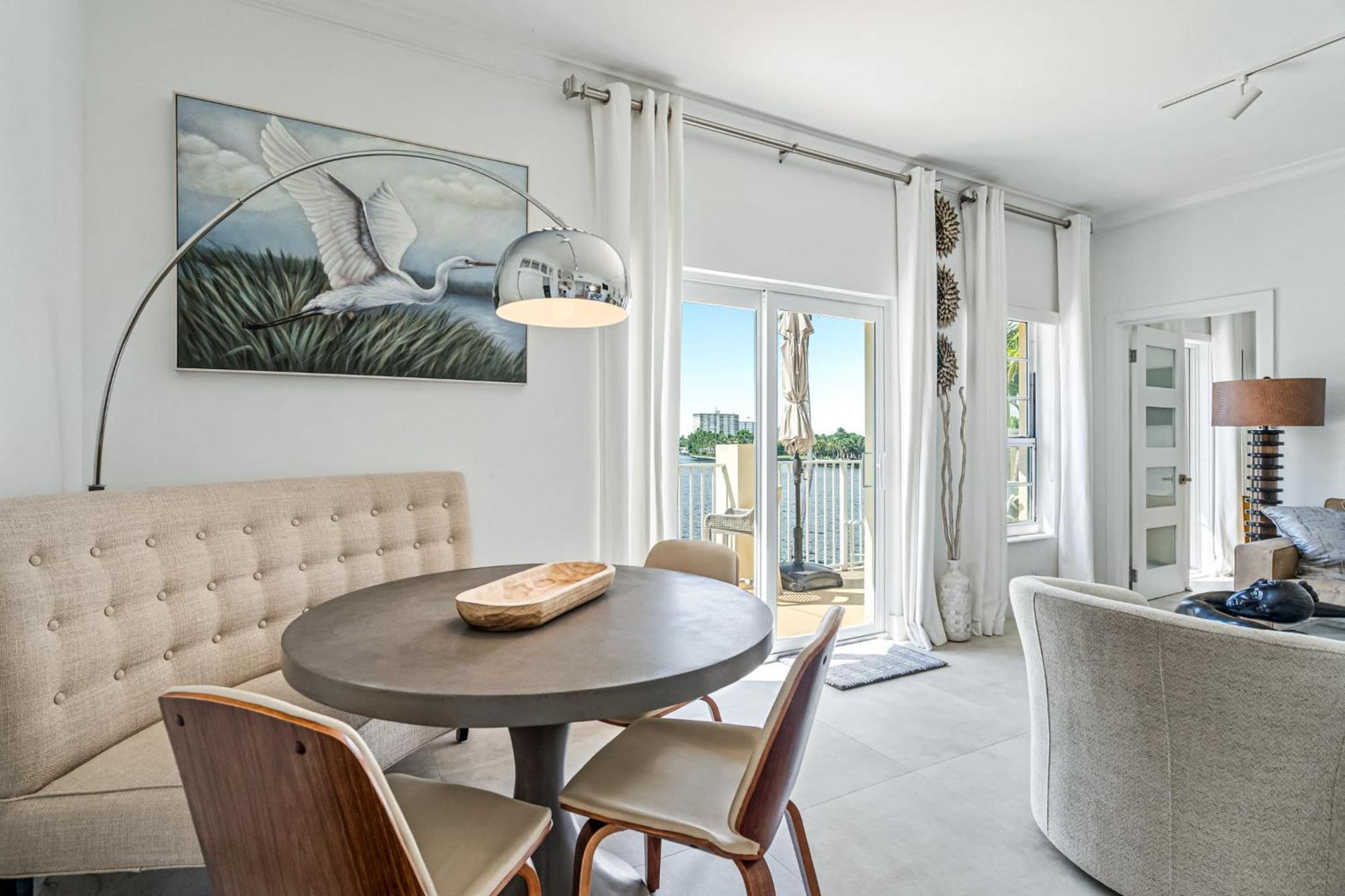 Walk To Ft Lauderdale - Water Views & Pool *
