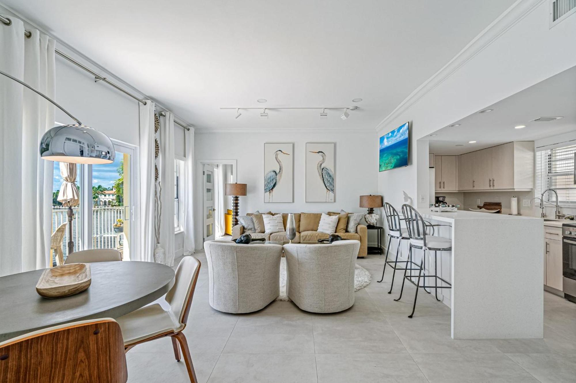 Walk To Ft Lauderdale - Water Views & Pool Apartment Fort Lauderdale