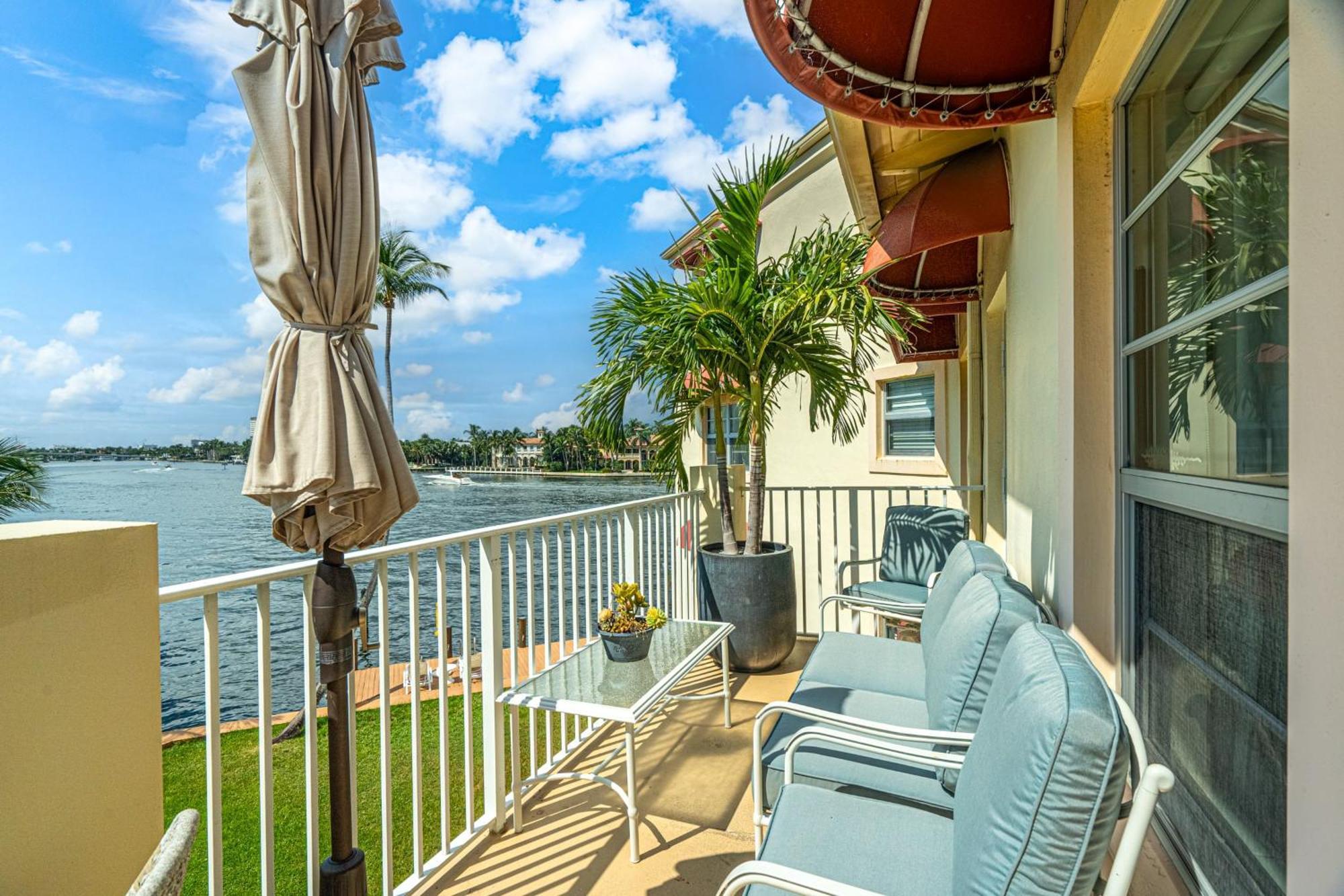 Apartment Walk To Ft Lauderdale - Water Views & Pool *