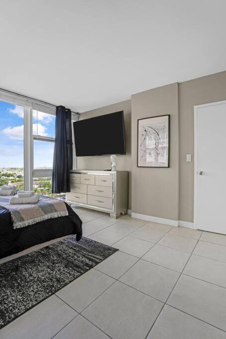 Relaxing Escape Oceanfront Pool Gem On The Fort Lauderdale