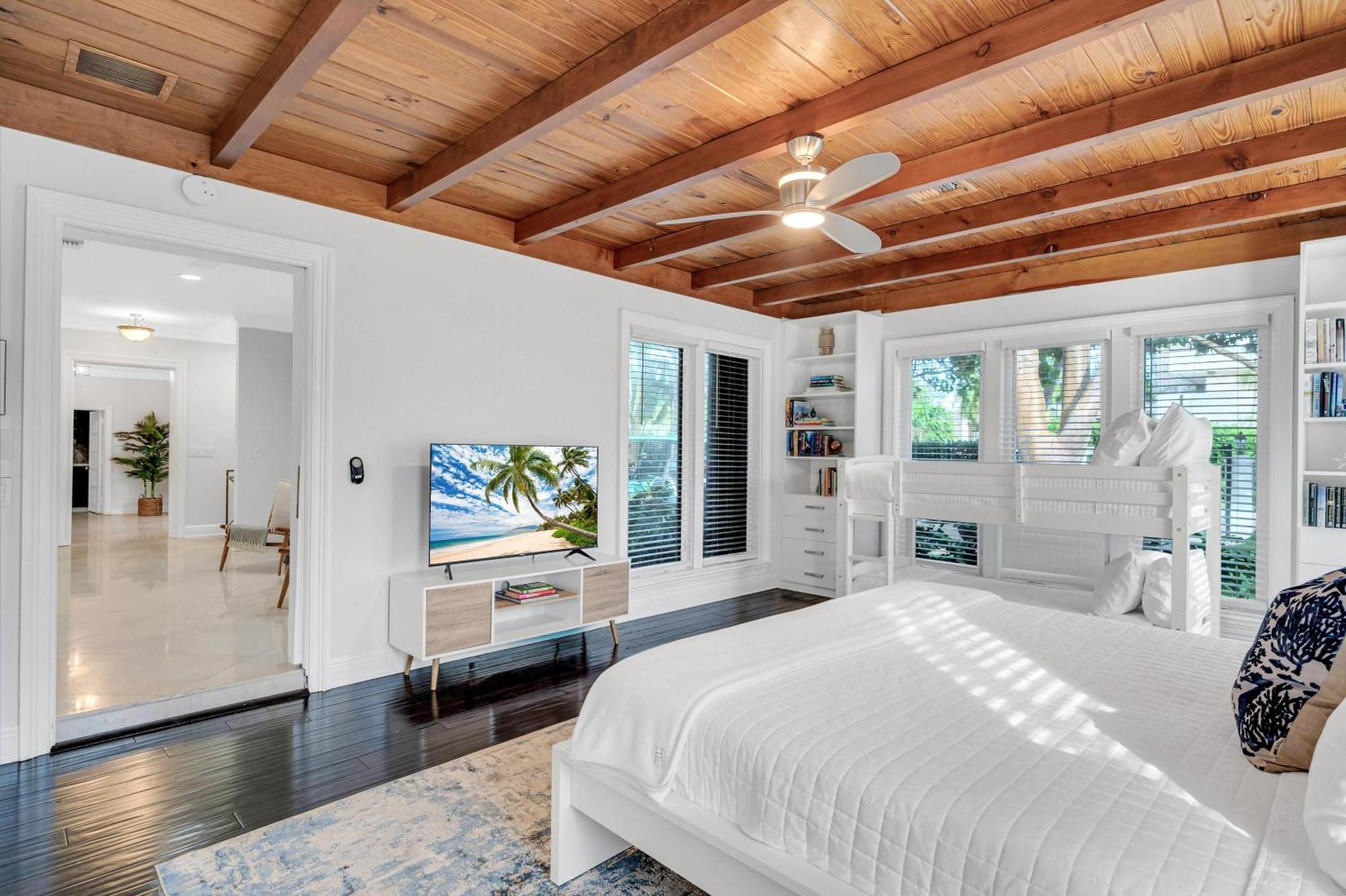 Holiday home Private Neighborhood Heated Pool Lush Surroundings Harbor Key Resldences *