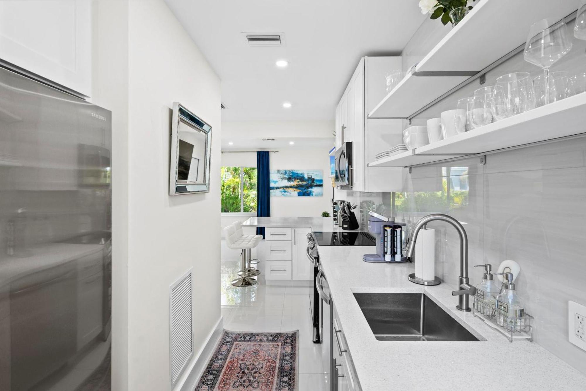 Apartment Uhost Ai - Elegant 1b Haven In Lauderdale Fort Lauderdale