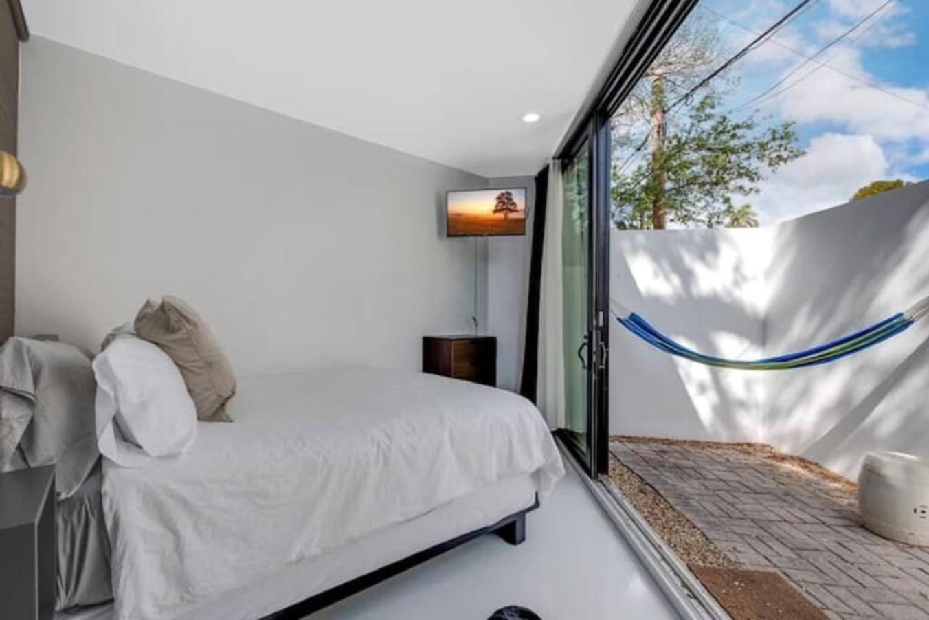 Olas Hammocks Unit 2 By Pmi *