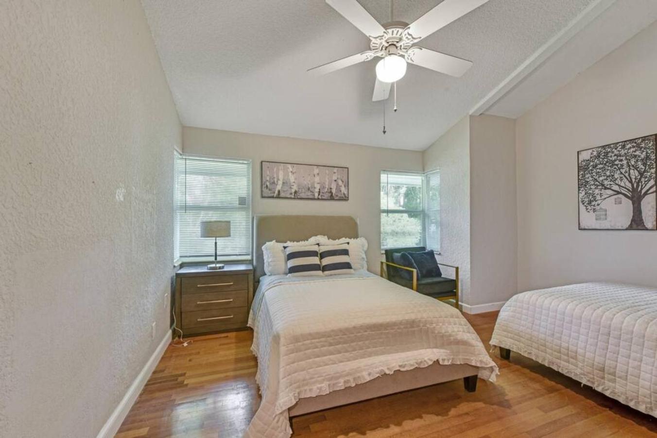 Large Wking Bed By Pmi Unit Bh * Fort Lauderdale
