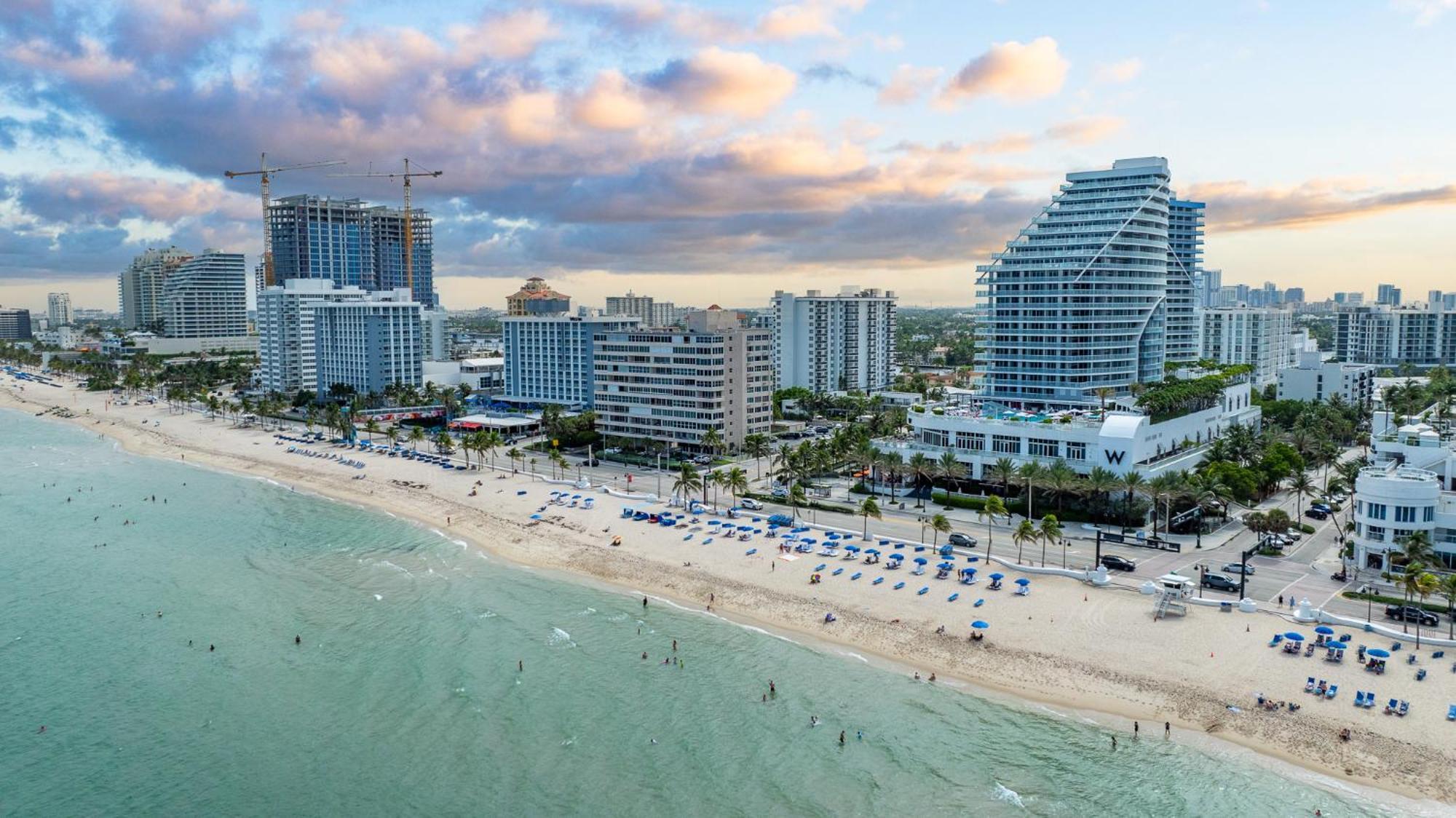 Luxury 2br Lauderdale W With Double Living Room, Ocean & Intercoastal Views, Brand New Sofas!