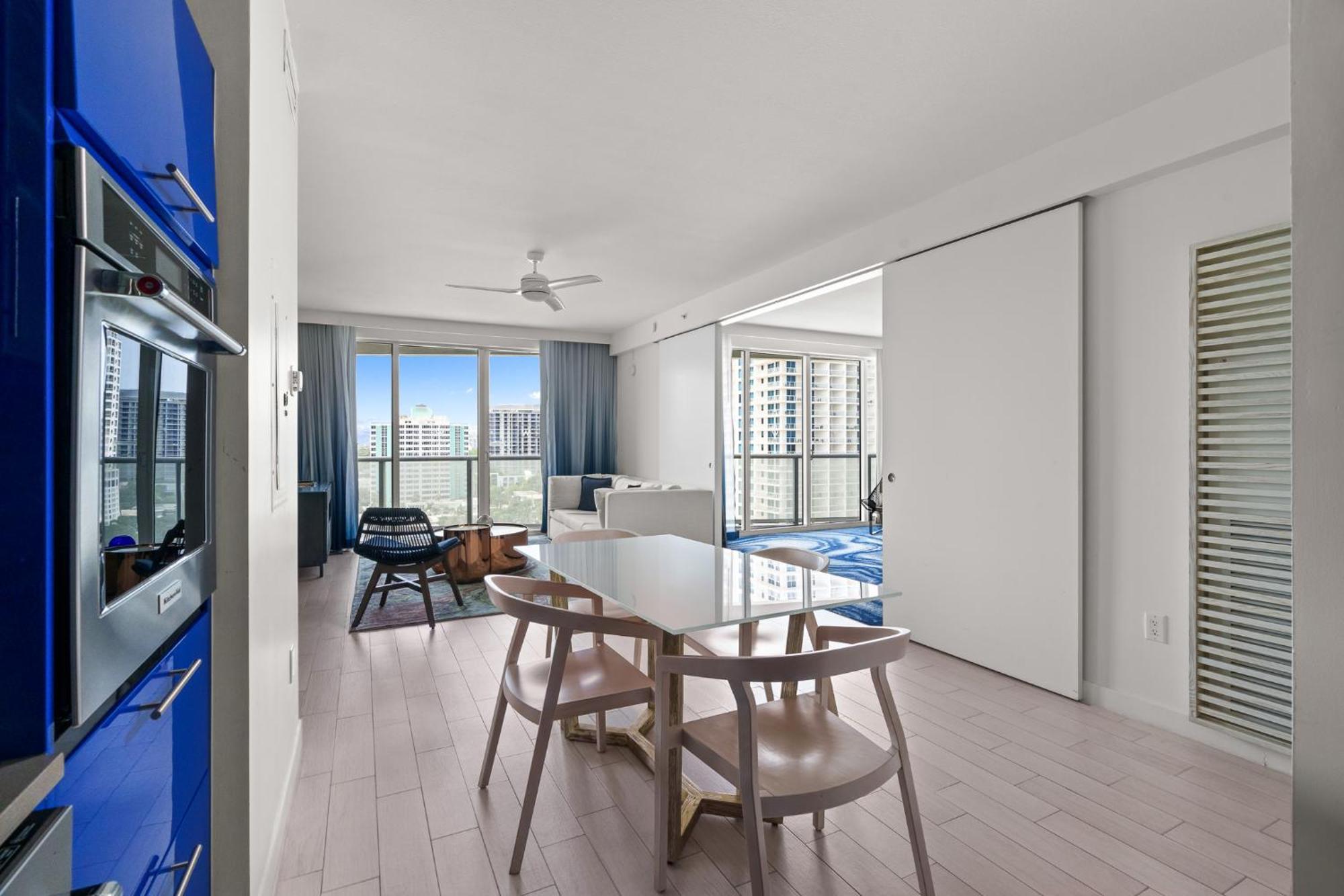 Luxury 2br Lauderdale W With Double Living Room, Ocean & Intercoastal Views, Brand New Sofas! *