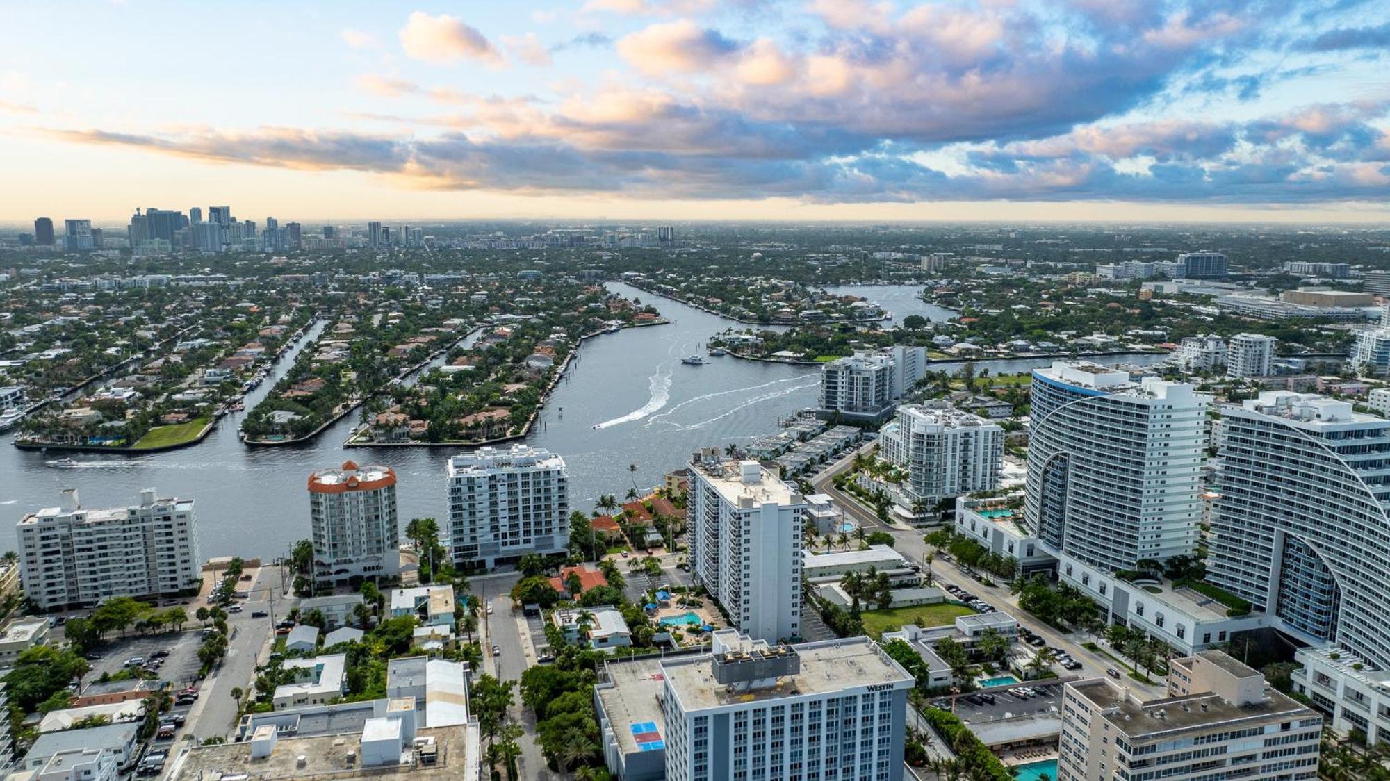 Luxury 2br Lauderdale W With Double Living Room, Ocean & Intercoastal Views, Brand New Sofas! * Fort Lauderdale