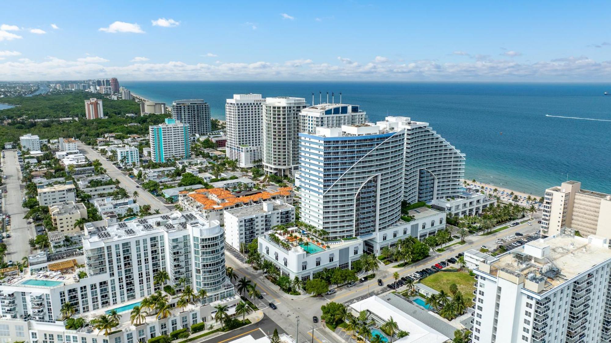 Luxury 2br Lauderdale W With Double Living Room, Ocean & Intercoastal Views, Brand New Sofas! Apartment