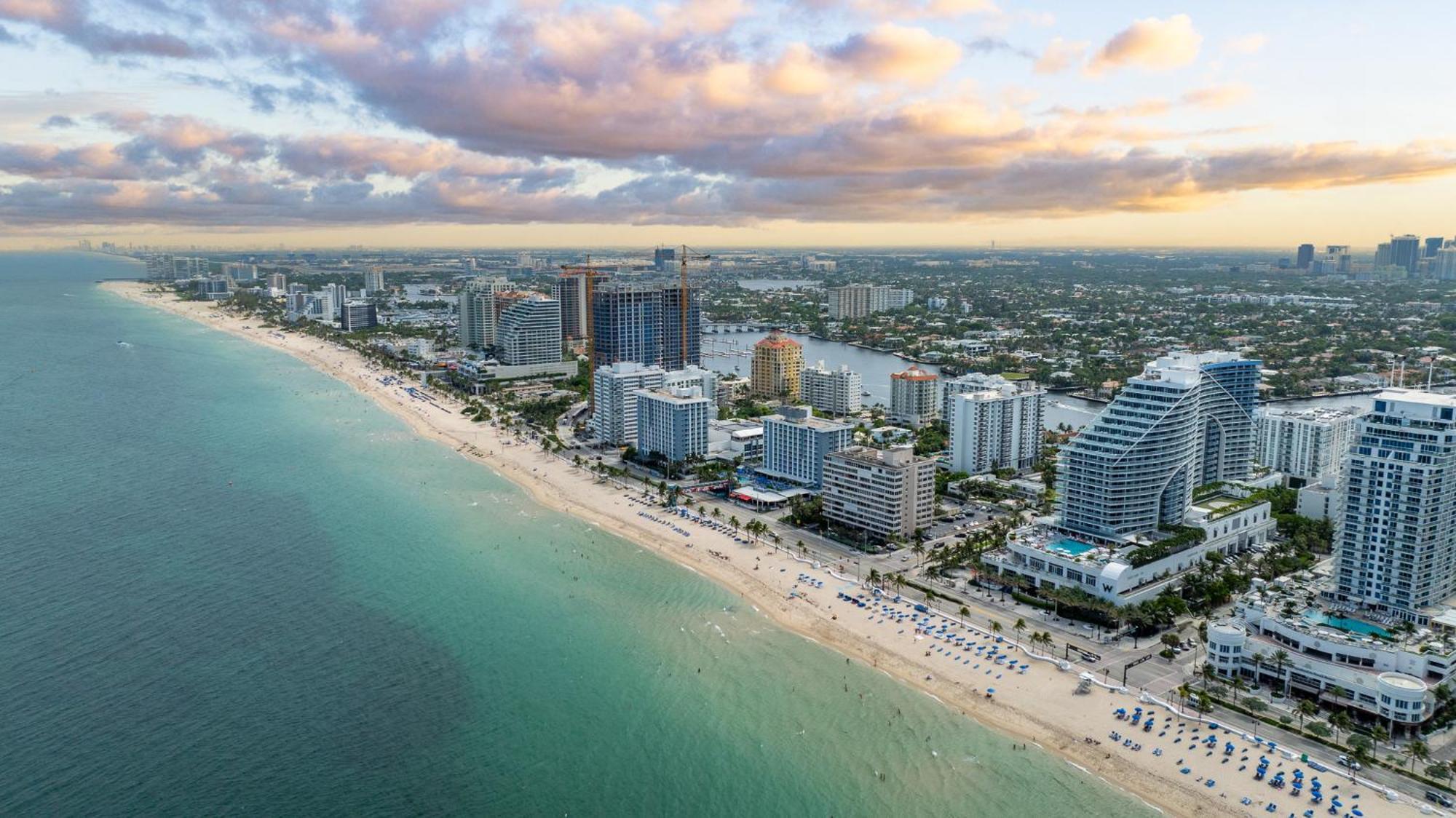 Luxury 2br Lauderdale W With Double Living Room, Ocean & Intercoastal Views, Brand New Sofas! Apartment *