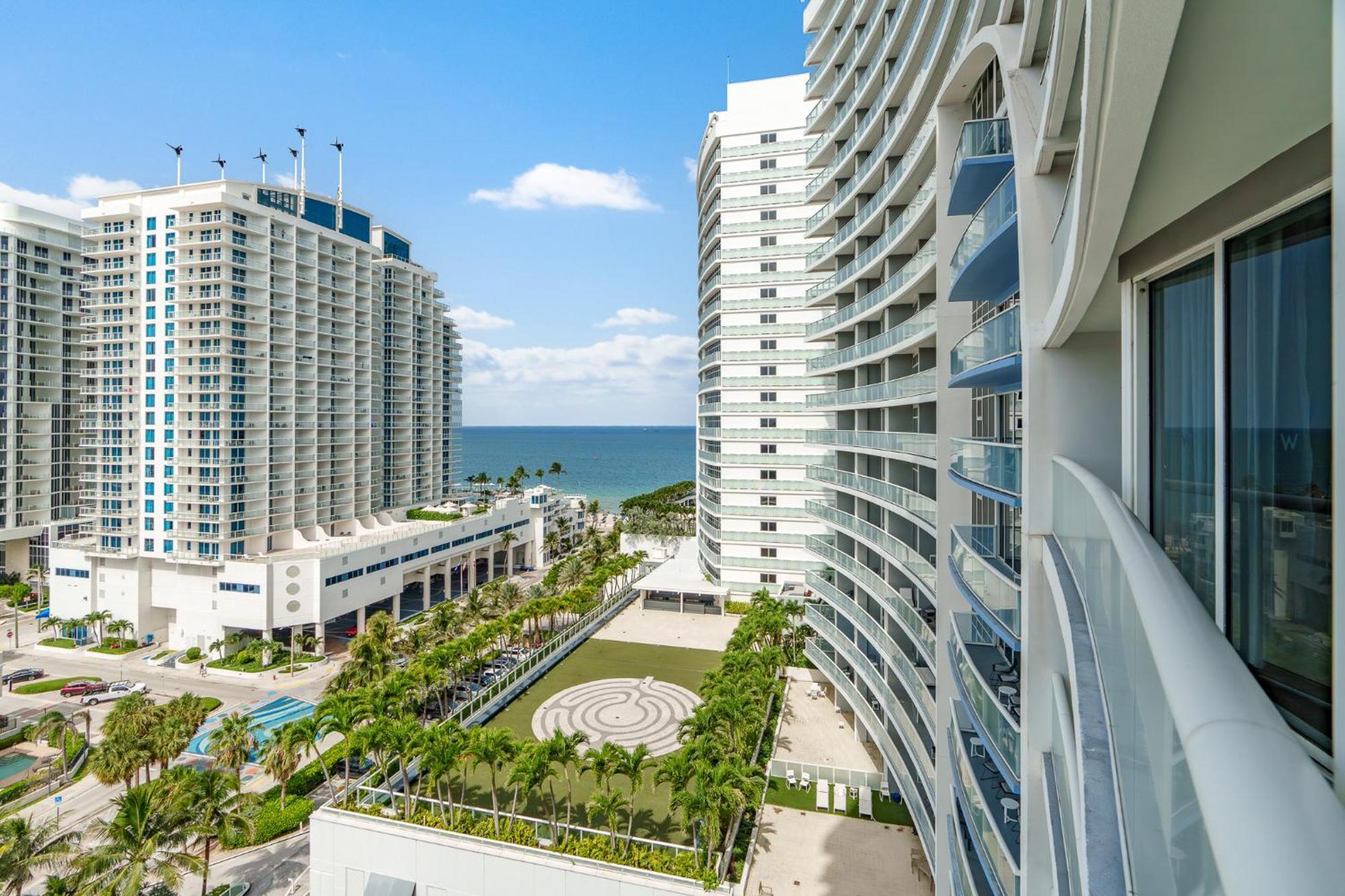 Luxury 2br Lauderdale W With Double Living Room, Ocean & Intercoastal Views, Brand New Sofas! Apartment