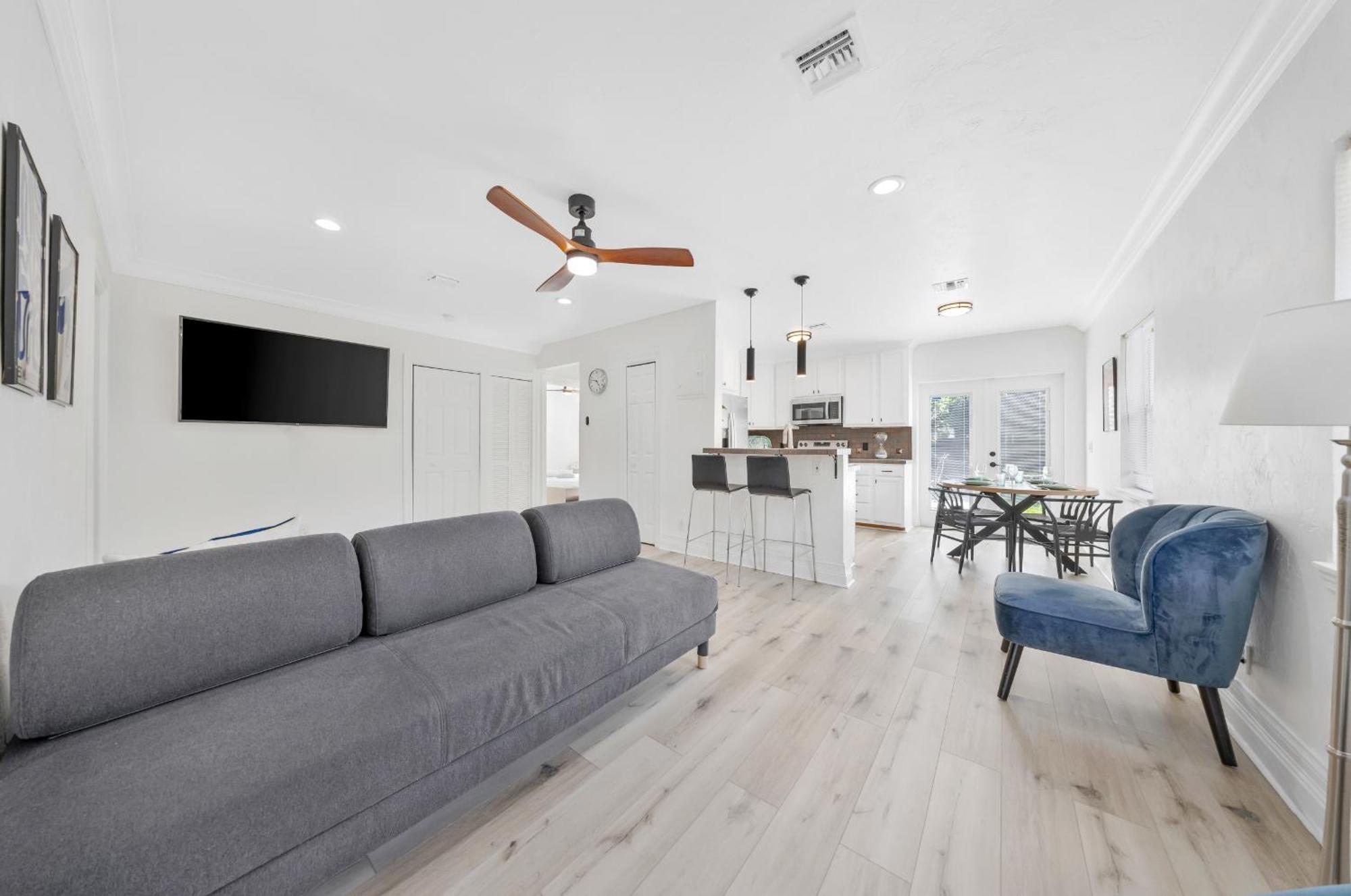 Escape To Newly Remodeled In The Heart Lauderdale With Private Pool Holiday home