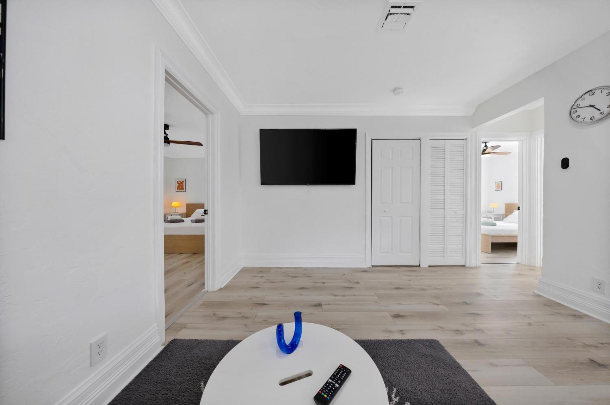 Escape To Newly Remodeled In The Heart Lauderdale With Private Pool *