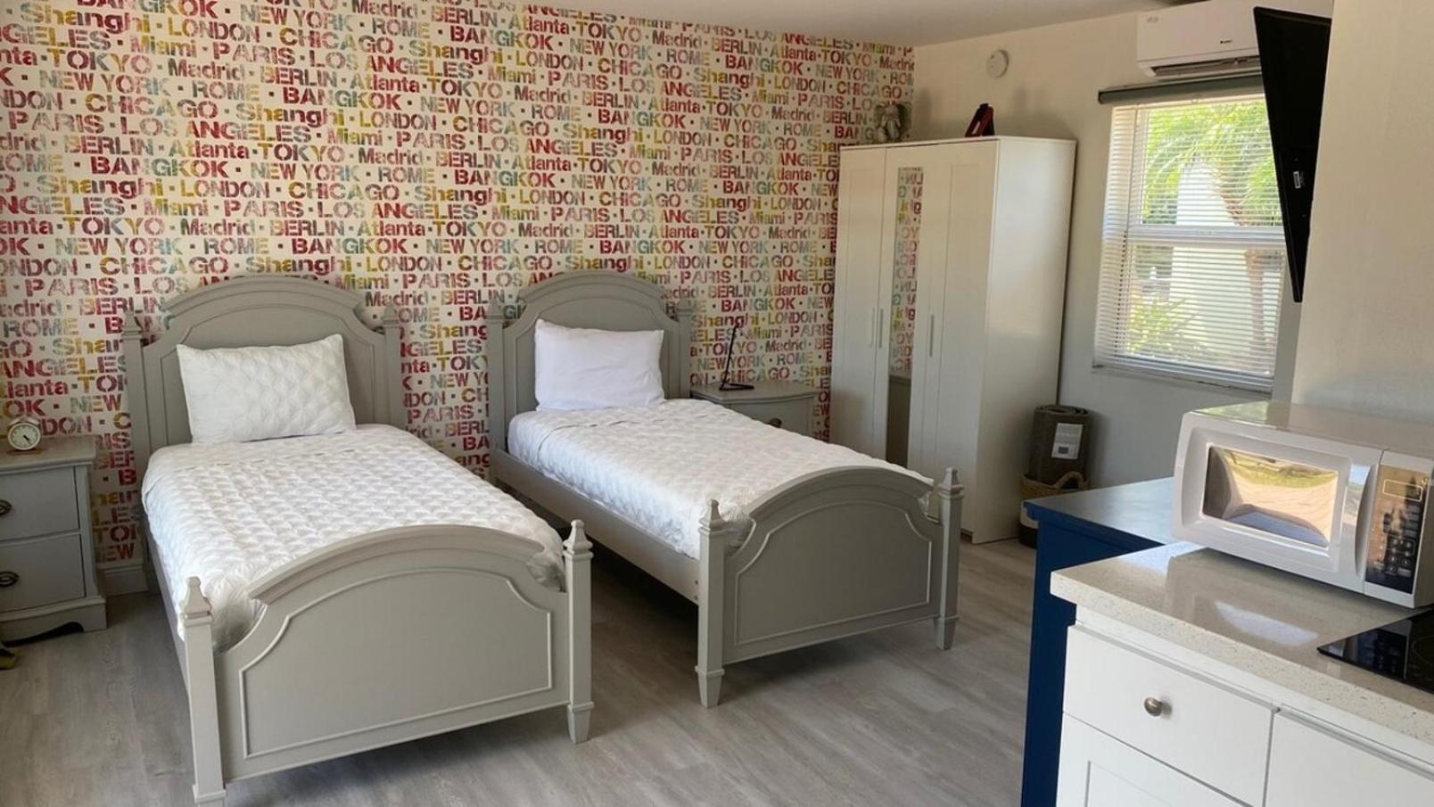 2 Min Walk To The Beach-all Renovated #4 Apartment *