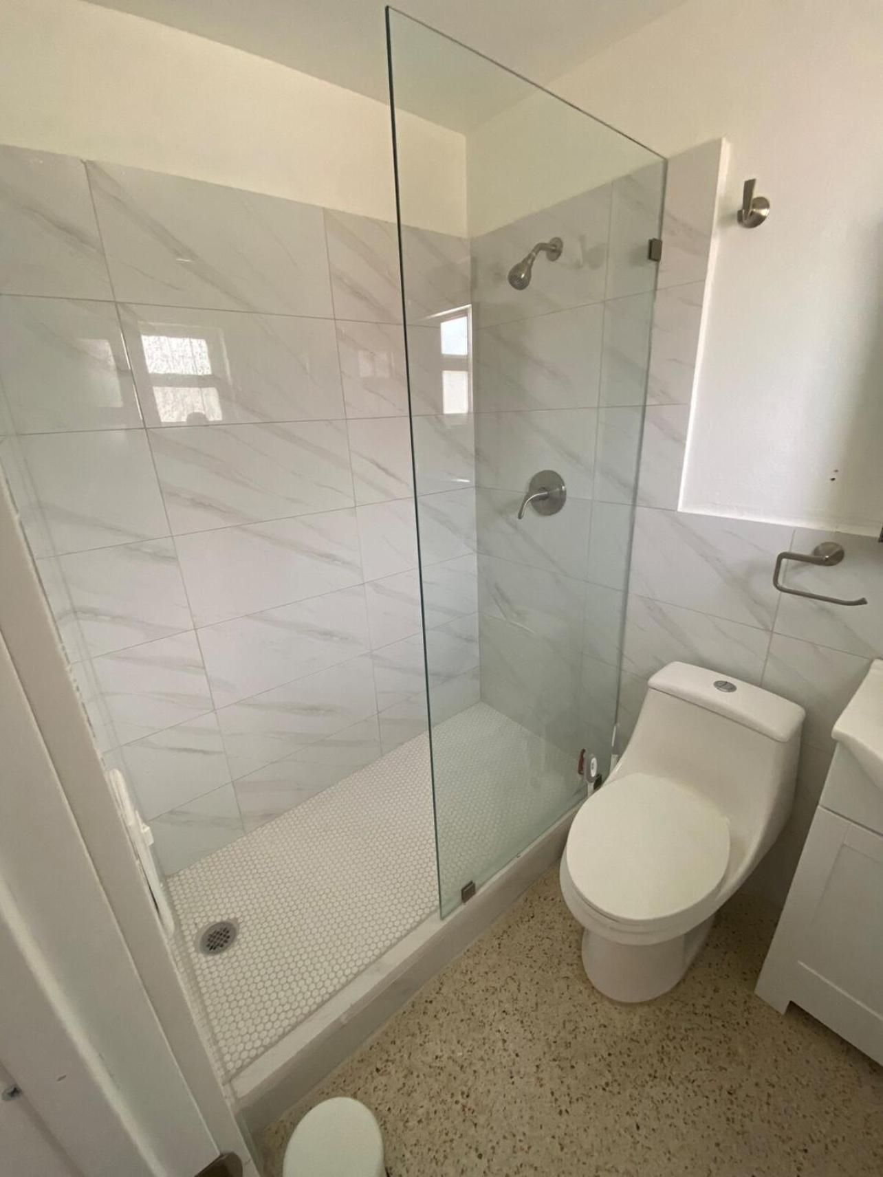 2 Min Walk To The Beach-all Renovated #4 Apartment