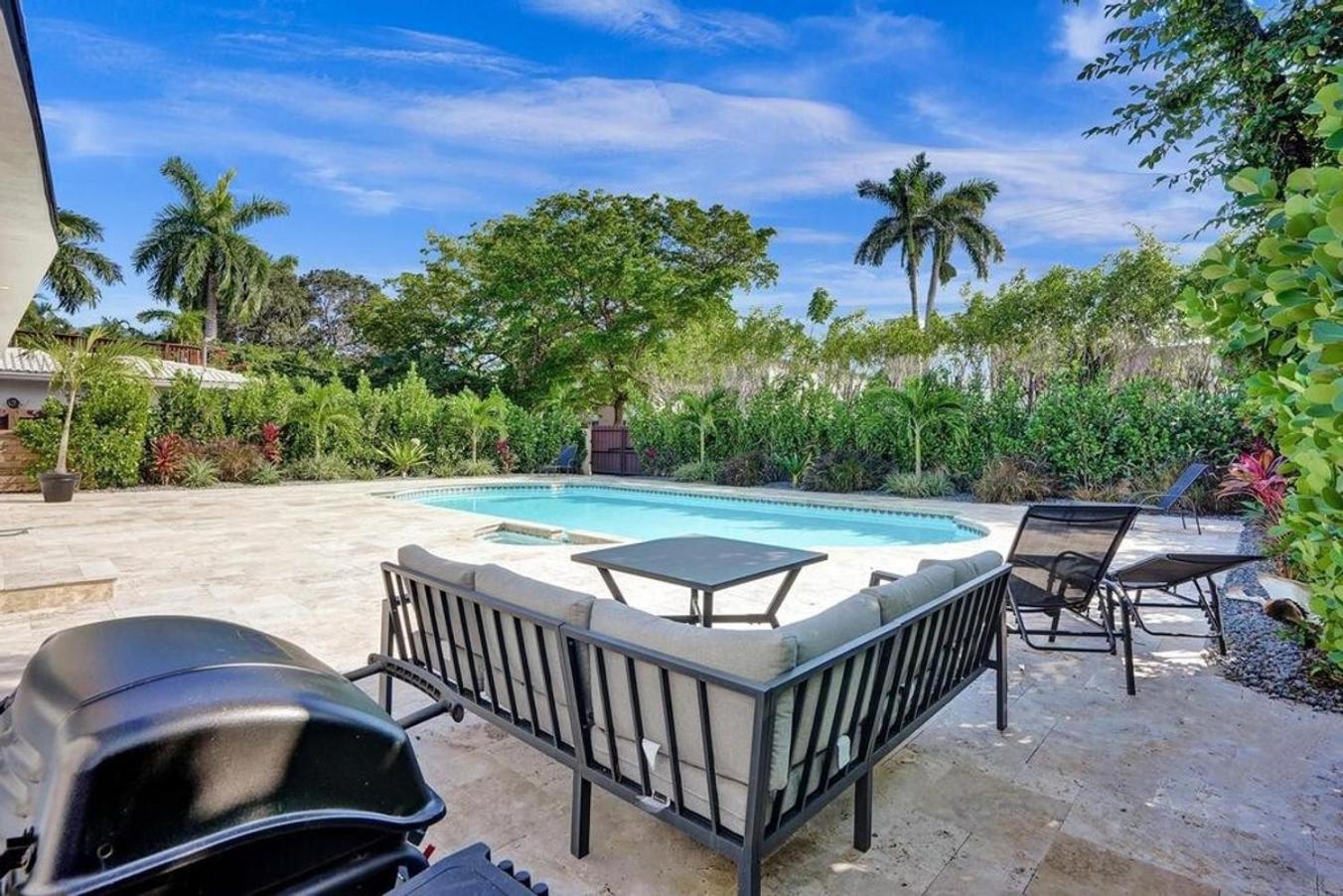 New ! Pool House 3-bedroom Victoria Park * Fort Lauderdale