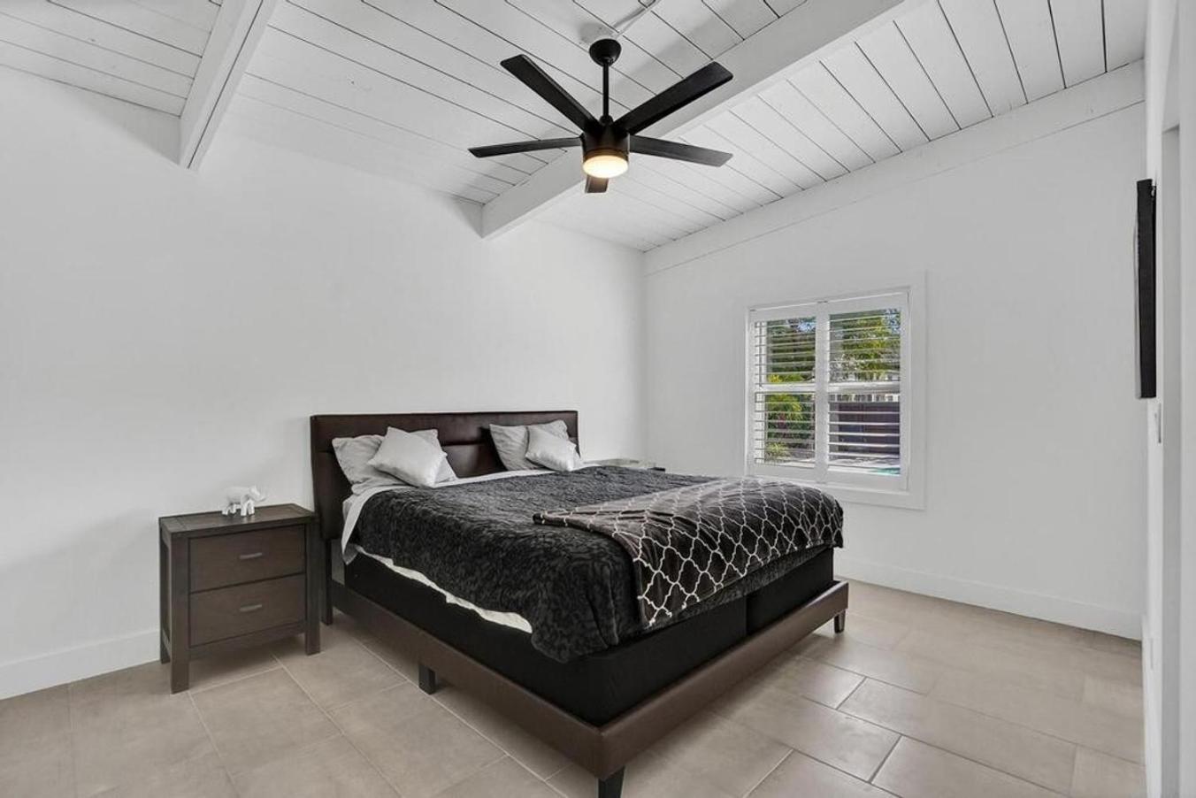 New ! Pool House 3-bedroom Victoria Park * Fort Lauderdale