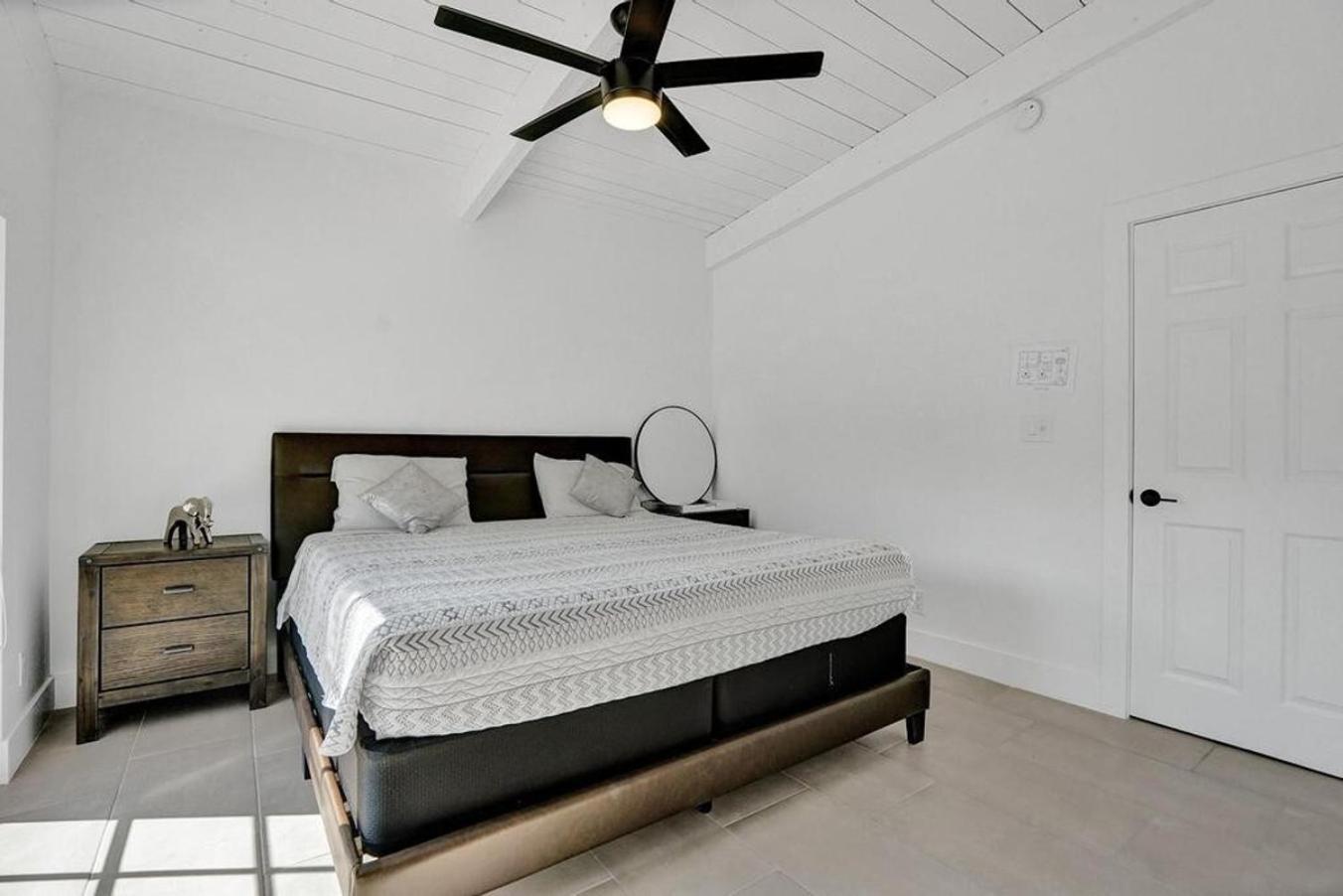 Holiday home New ! Pool House 3-bedroom Victoria Park