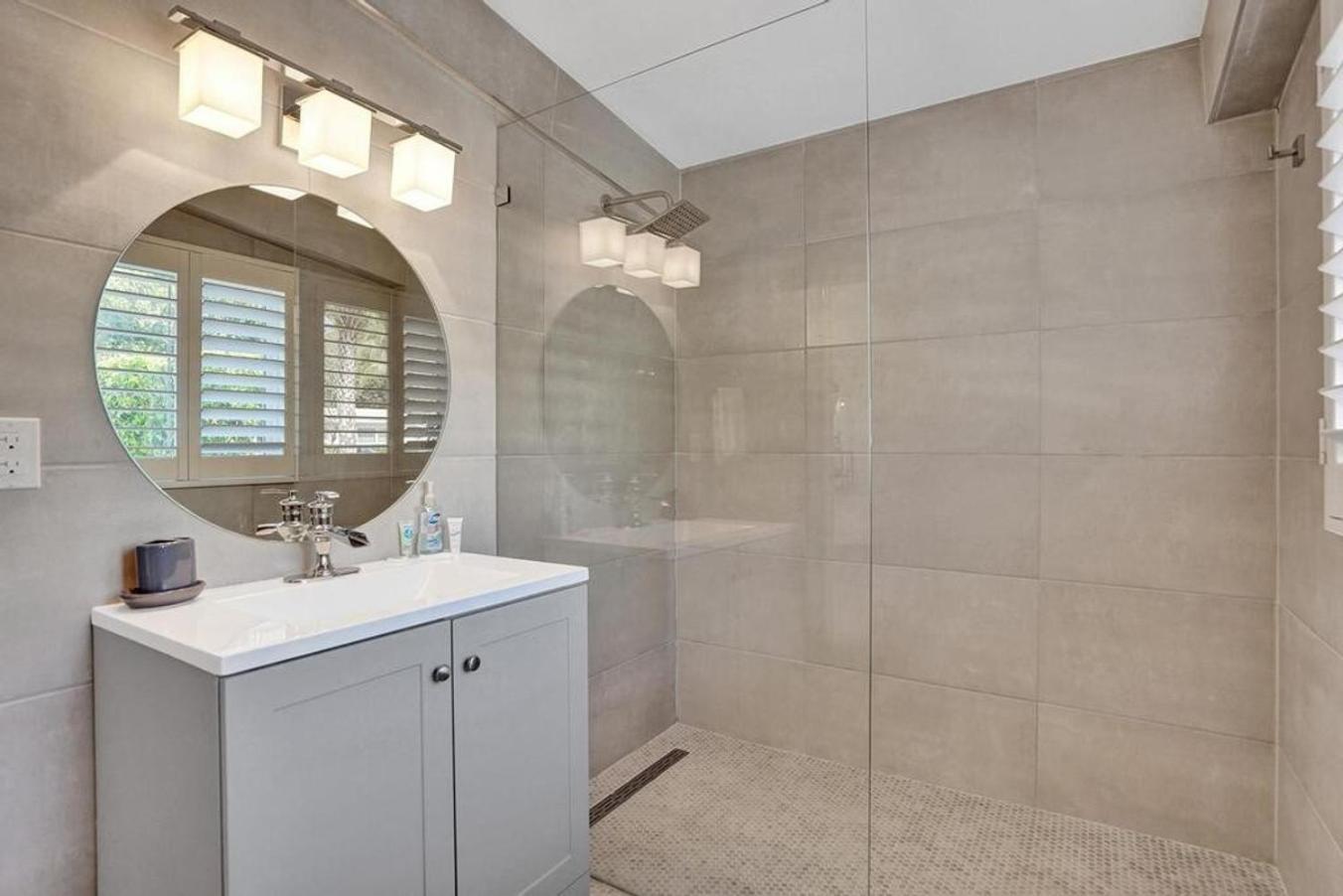 New ! Pool House 3-bedroom Victoria Park * Fort Lauderdale