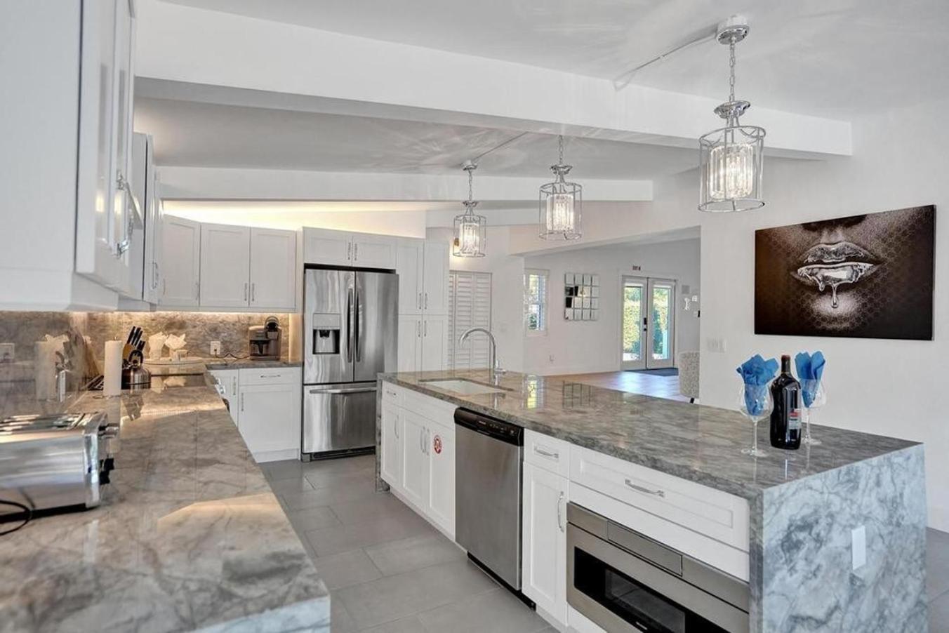 New ! Pool House 3-bedroom Victoria Park