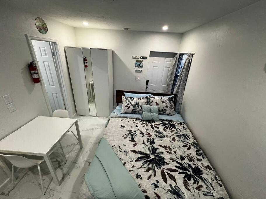 Tinyshell 5 Min To Apartment *