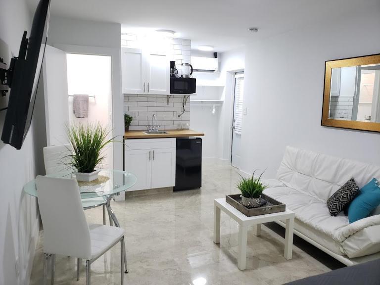 Apts With Backyard Near Lauderdale Beach, Nightlife, Cruise Port, Airport