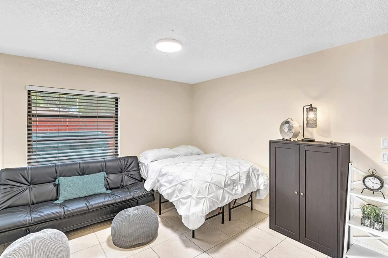 Holiday home Beautiful Cozy Lakefront Homecasinoairportbeach