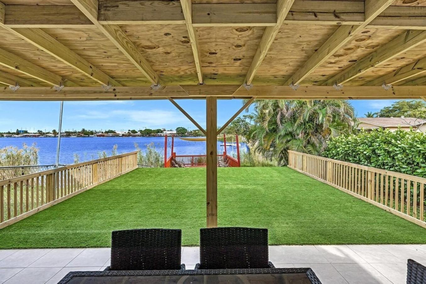 Beautiful Cozy Lakefront Homecasinoairportbeach Holiday home Fort Lauderdale
