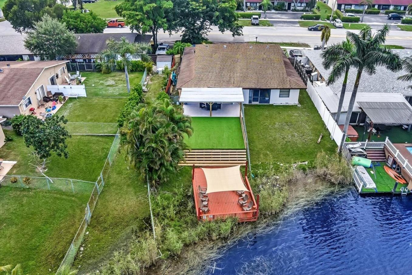Beautiful Cozy Lakefront Homecasinoairportbeach