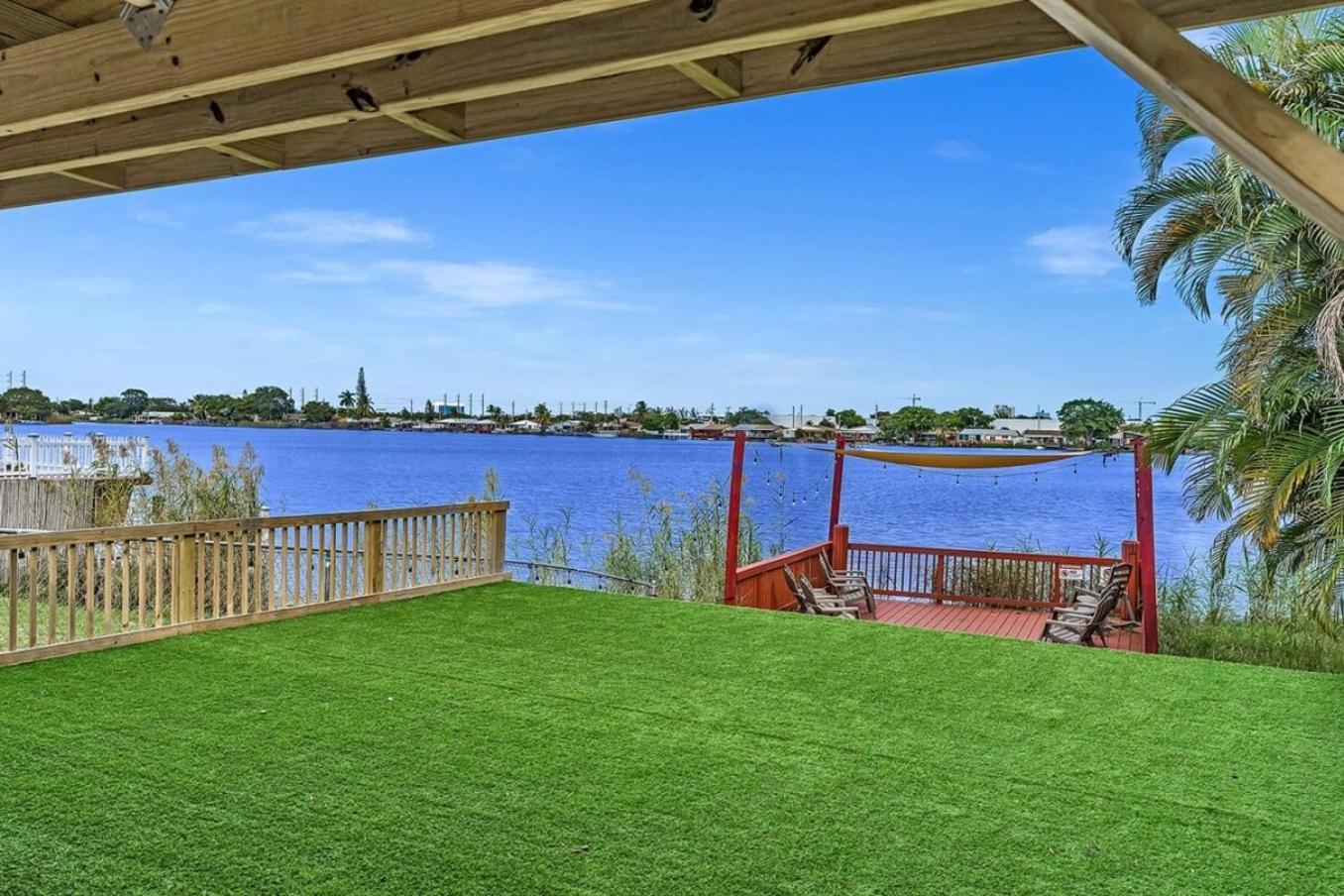 Beautiful Cozy Lakefront Homecasinoairportbeach Holiday home Fort Lauderdale