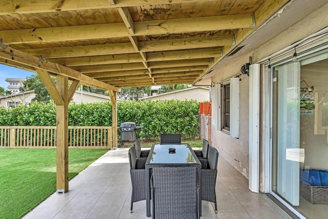 Holiday home Beautiful Cozy Lakefront Homecasinoairportbeach *