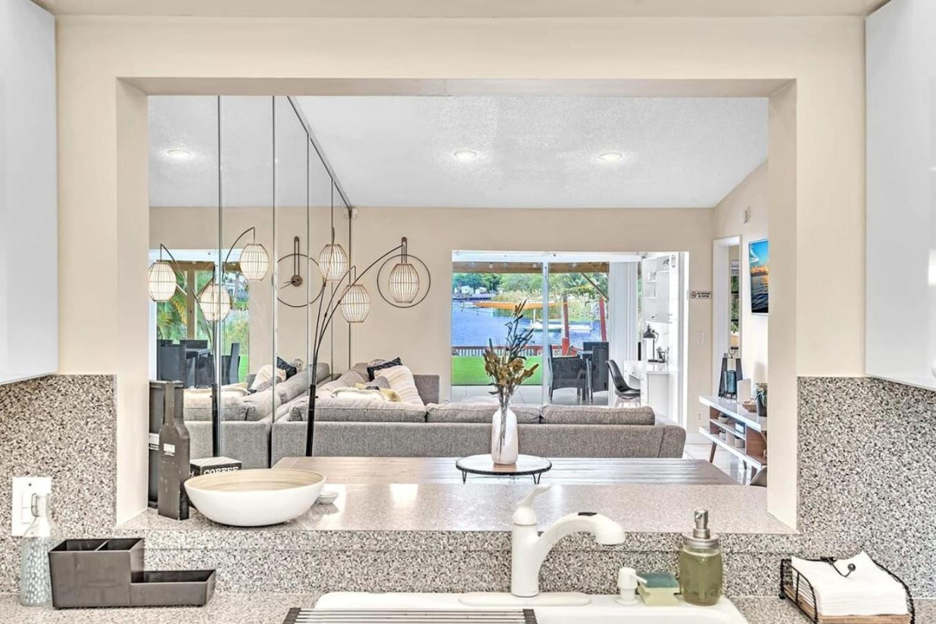 Beautiful Cozy Lakefront Homecasinoairportbeach * Fort Lauderdale