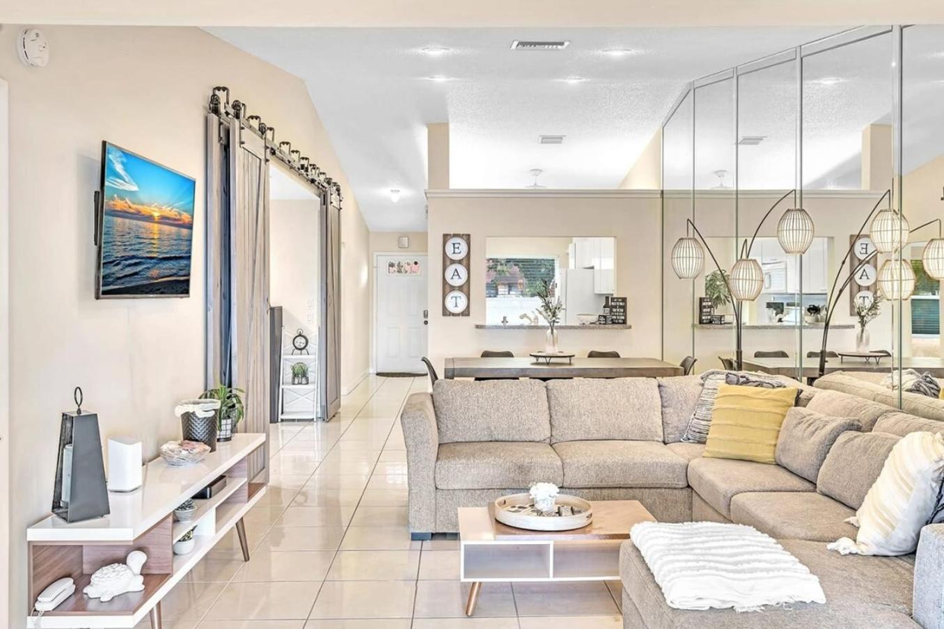 Beautiful Cozy Lakefront Homecasinoairportbeach *