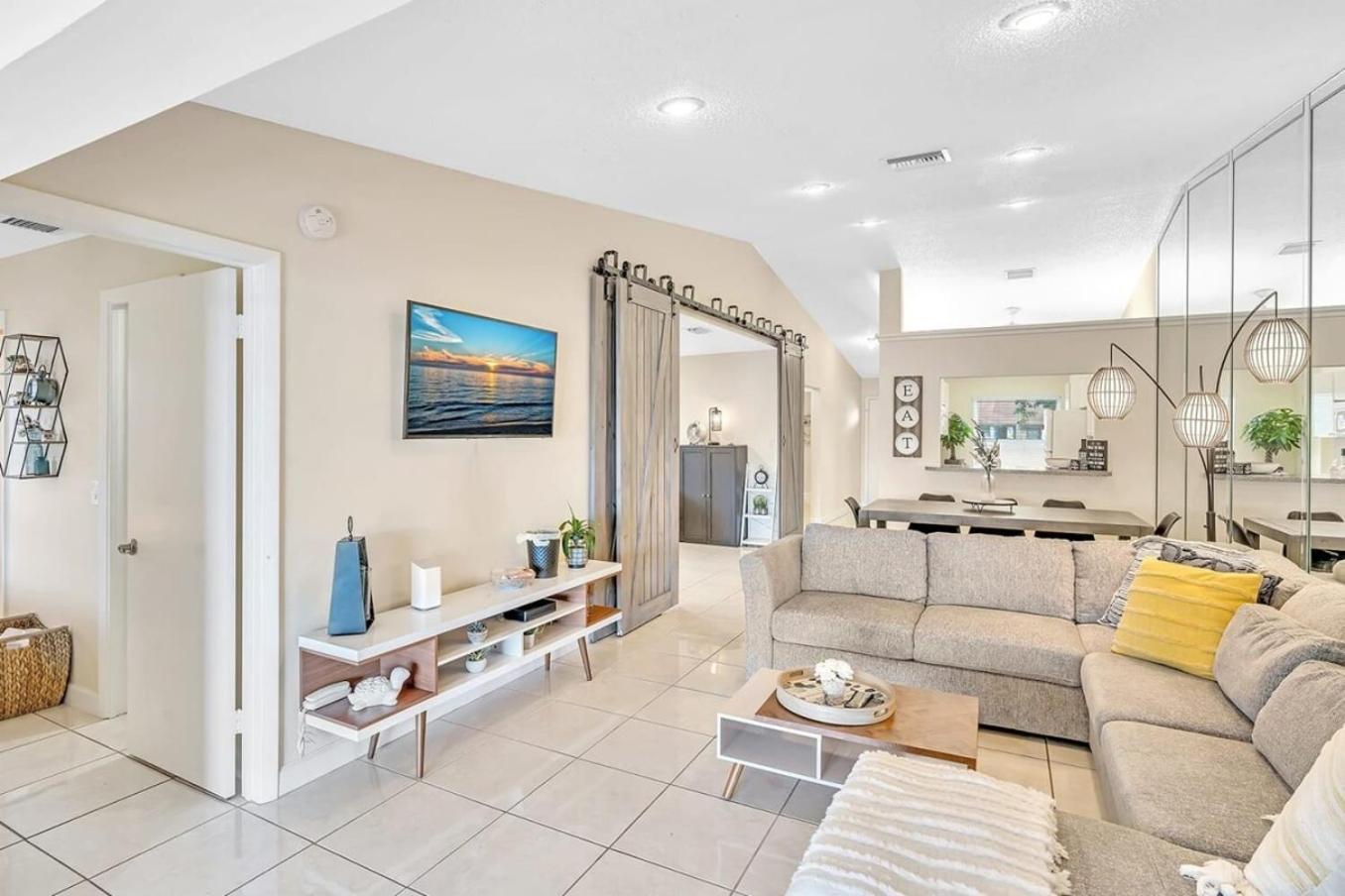 Beautiful Cozy Lakefront Homecasinoairportbeach Fort Lauderdale