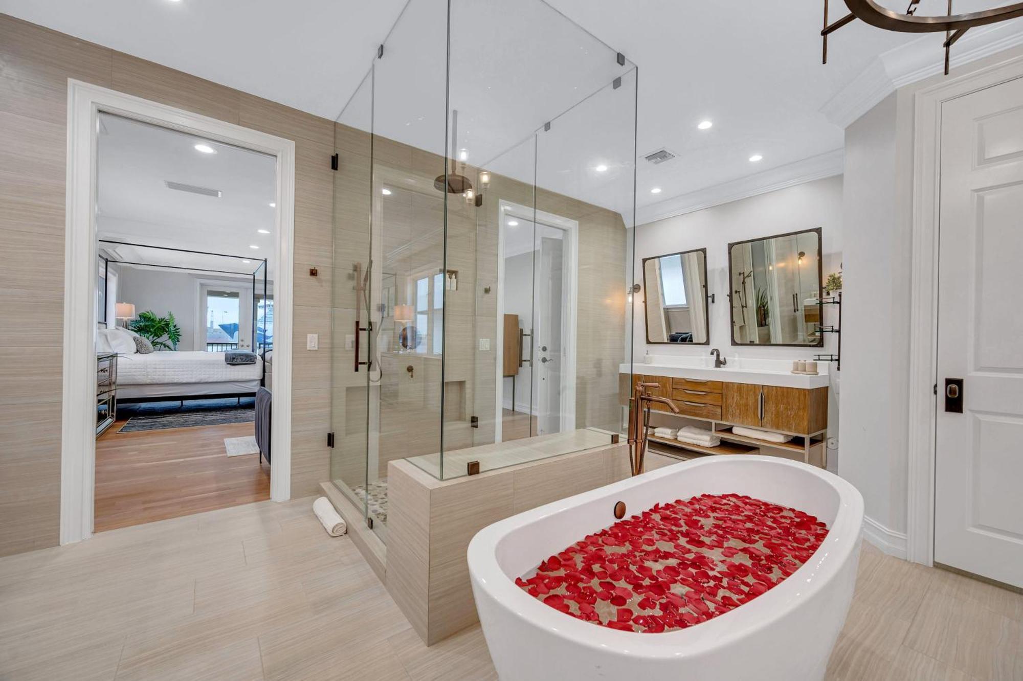Mega Yacht Views Private Heated Pool Harbor Inlet Area Harbourview Key Vlllas Fort Lauderdale