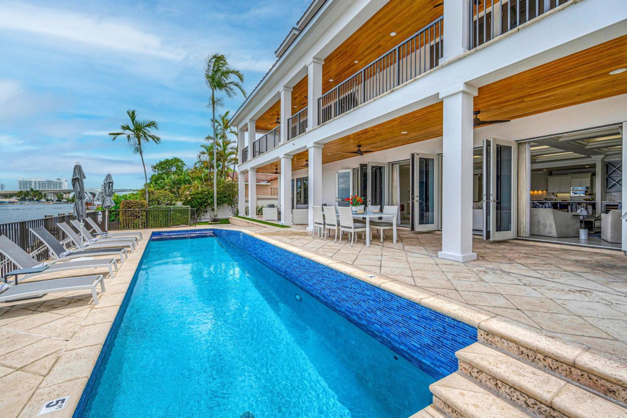 Mega Yacht Views Private Heated Pool Harbor Inlet Area Harbourview Key Vlllas *