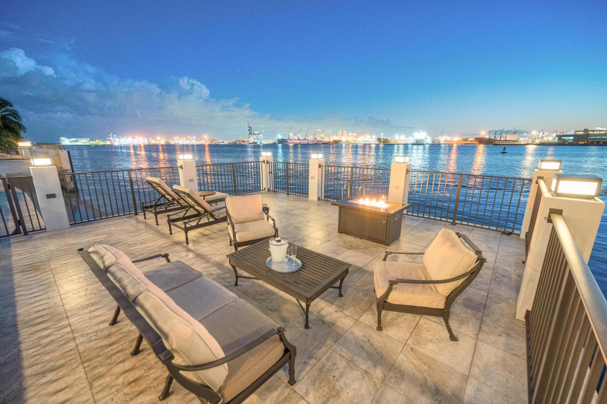 Mega Yacht Views Private Heated Pool Harbor Inlet Area Harbourview Key Vlllas