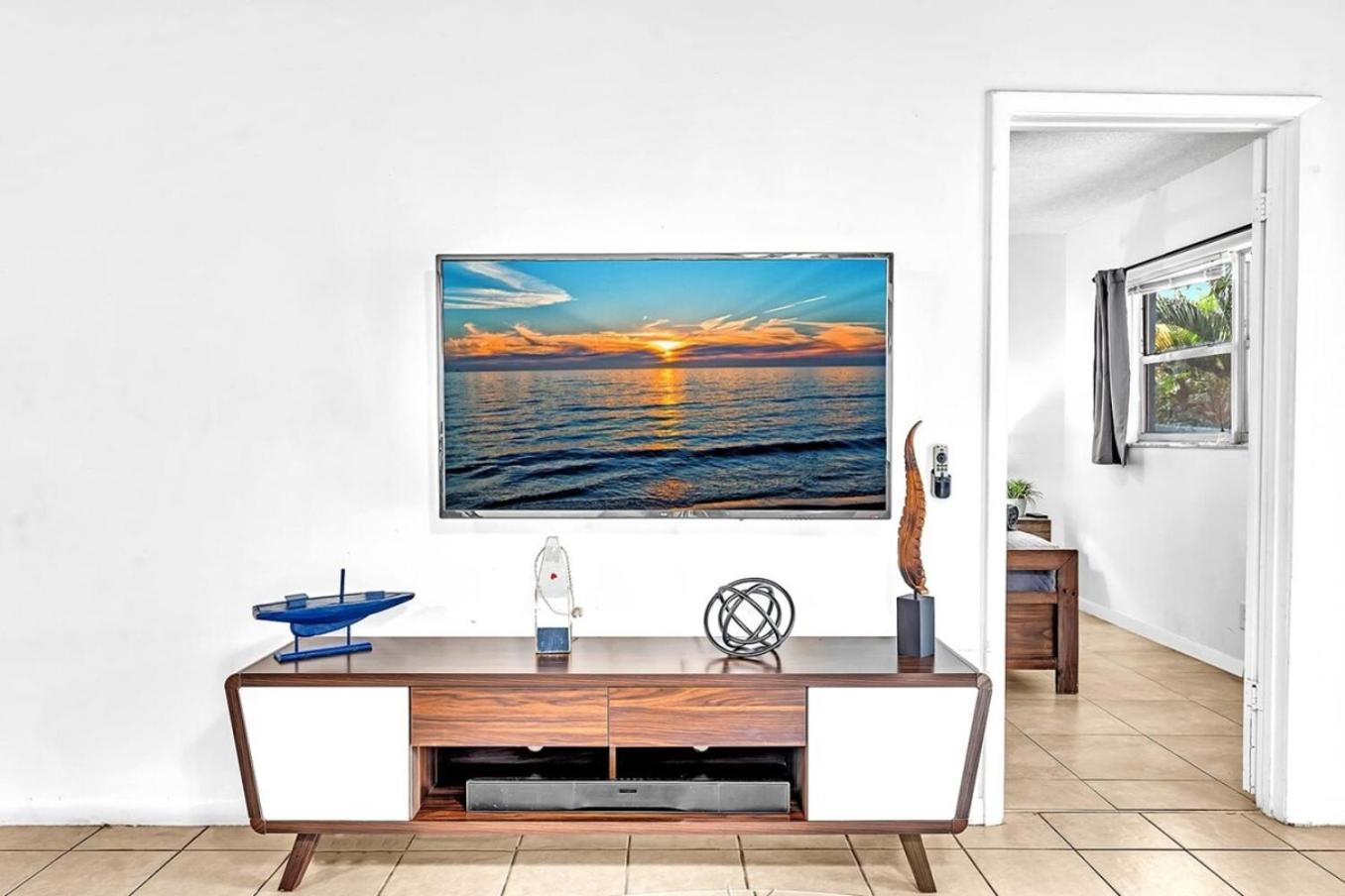 Lakeview House Near F Lauderdale L1 Holiday home