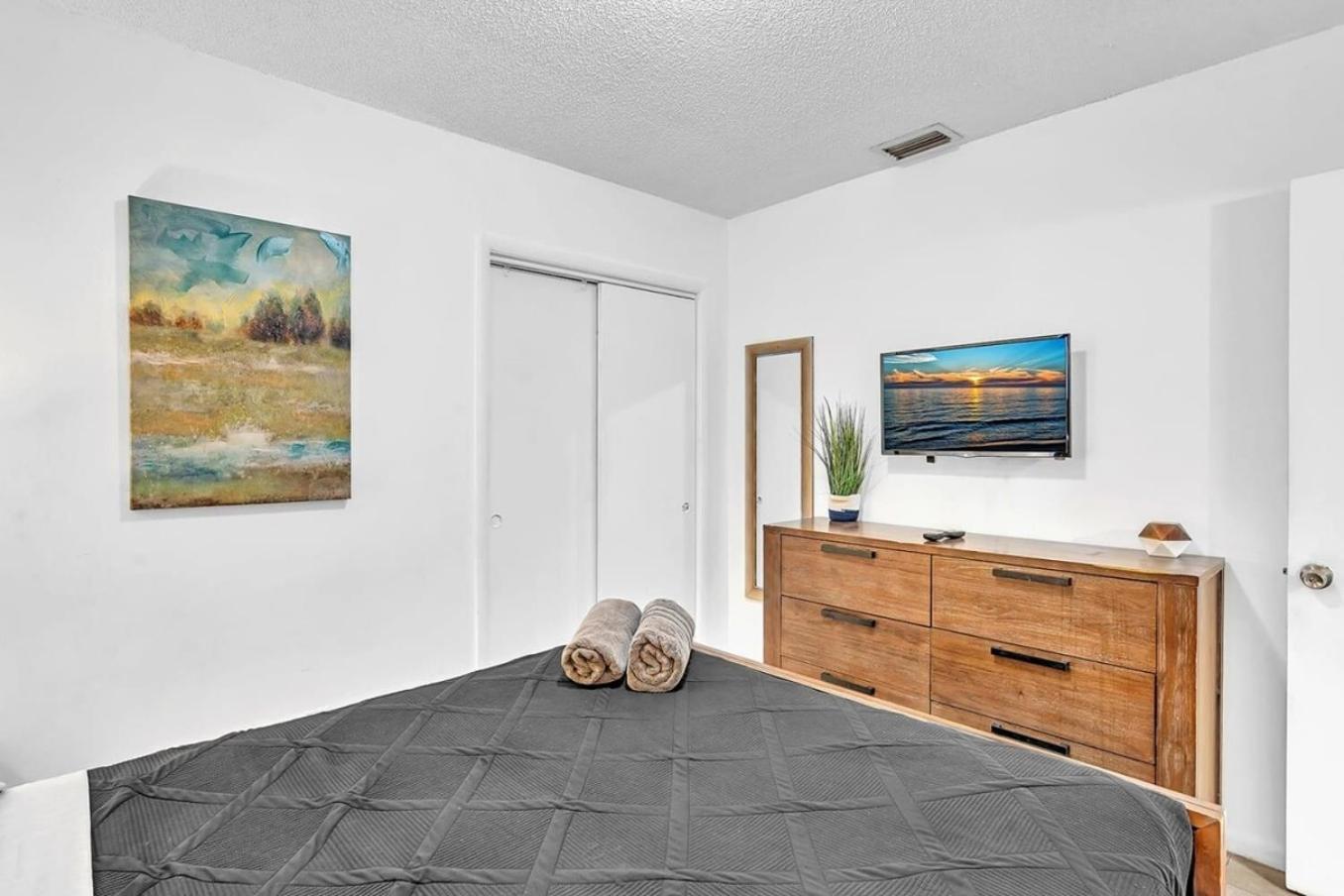 Lakeview House Near F Lauderdale L1 Holiday home
