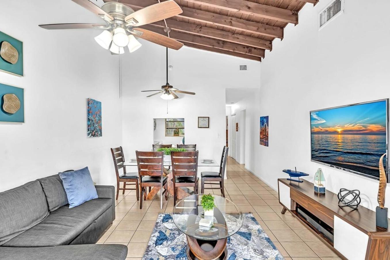 Lakeview House Near F Lauderdale L1 Holiday home