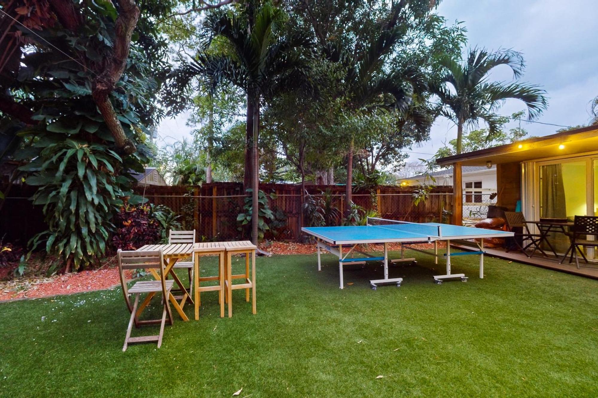 Entertainer's Paradise Fort Lauderdale