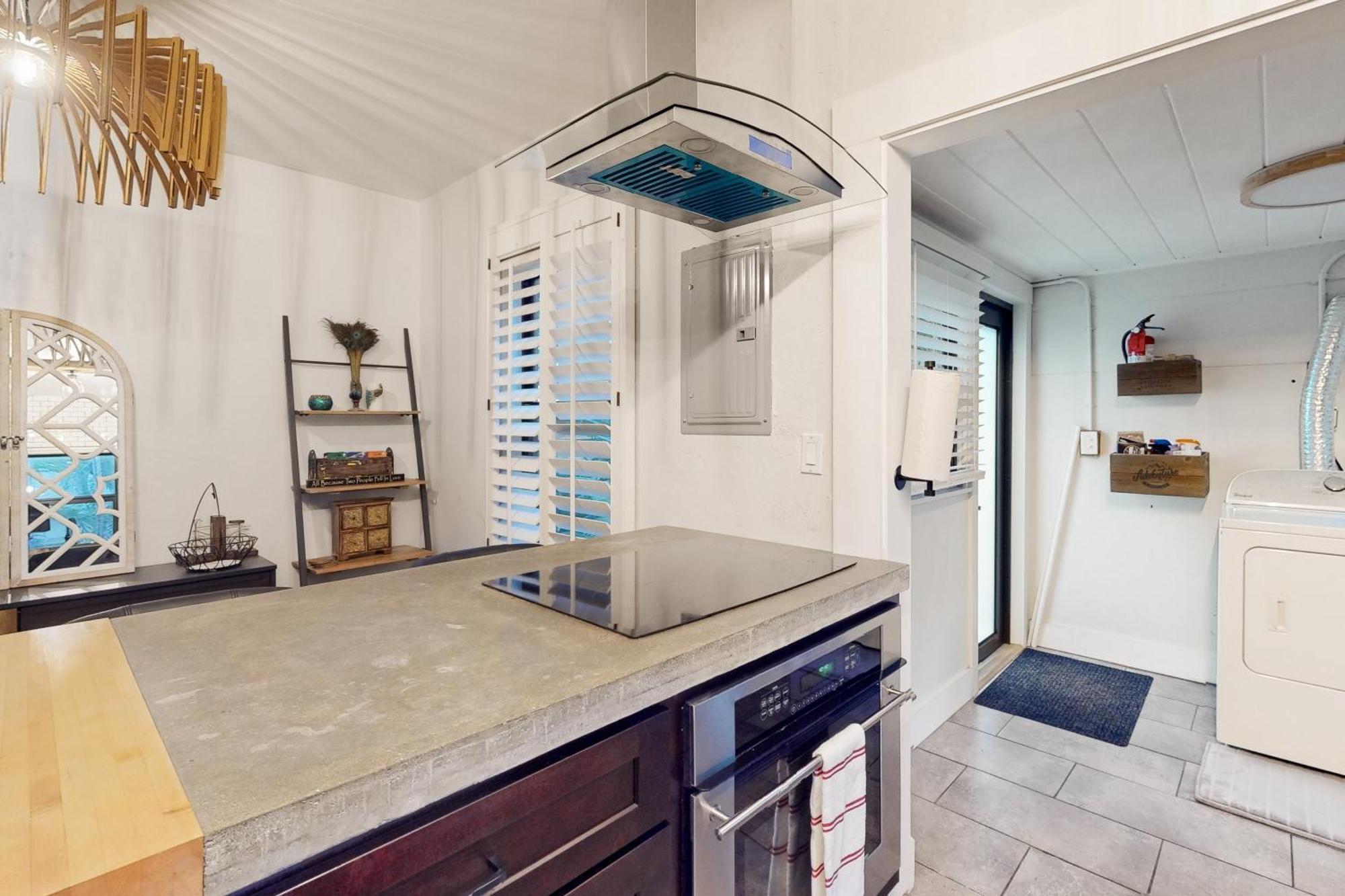 Entertainer's Paradise * Fort Lauderdale