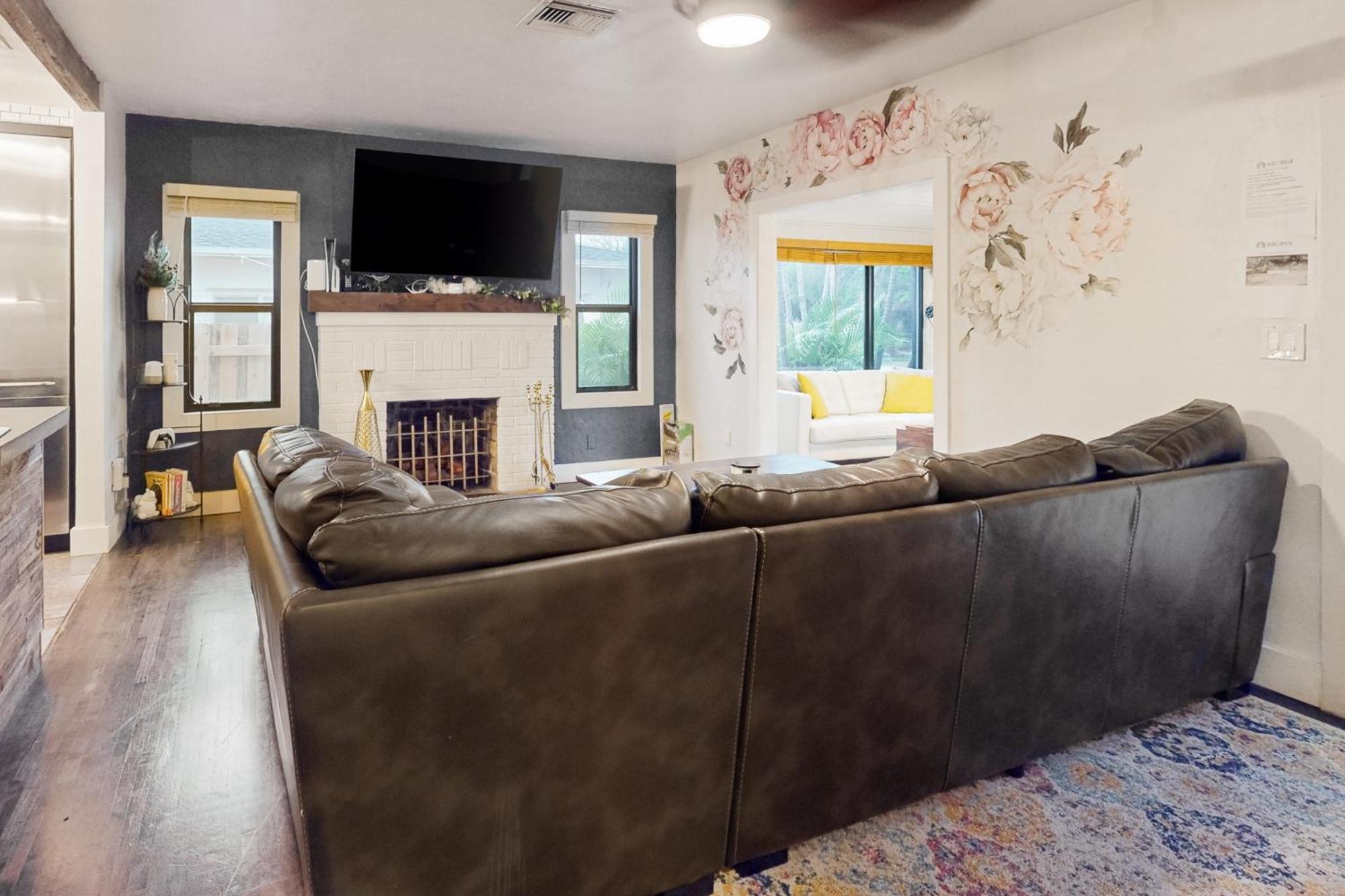 Entertainer's Paradise * Fort Lauderdale