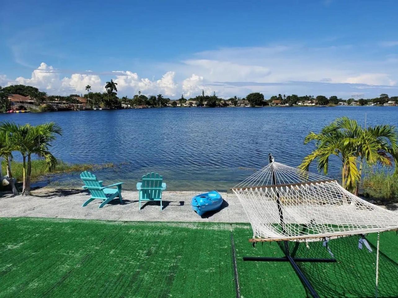 Lakeside 3br Retreat With Private Yard & Kayak Use * Fort Lauderdale