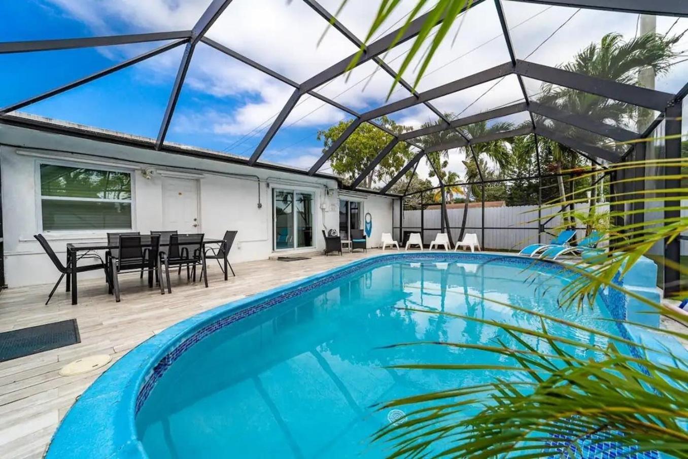 Private Heated Pool In Ftl Near Holiday home *