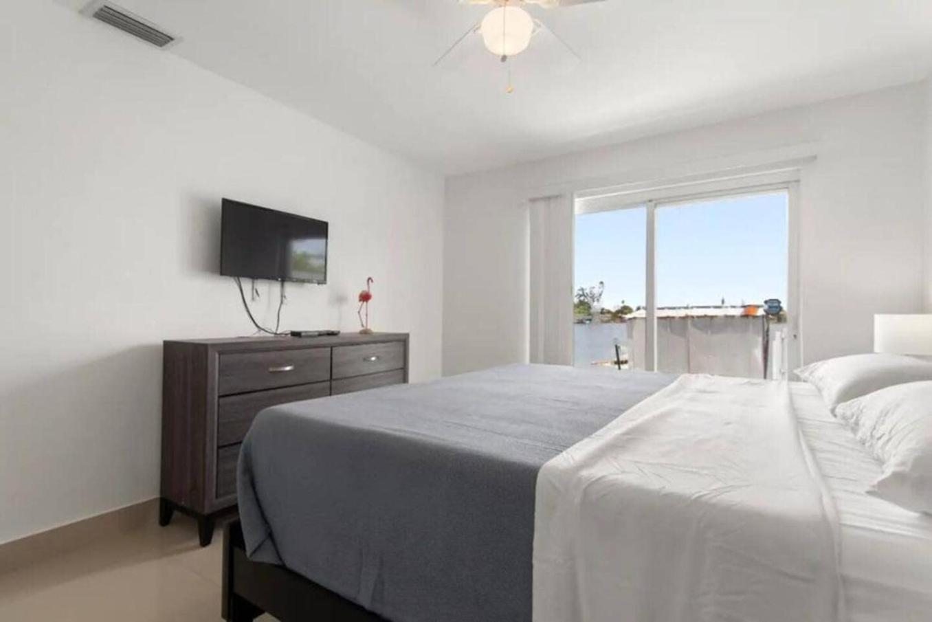 Lakeside 3br Retreat With Private Yard & Kayak Use * Fort Lauderdale
