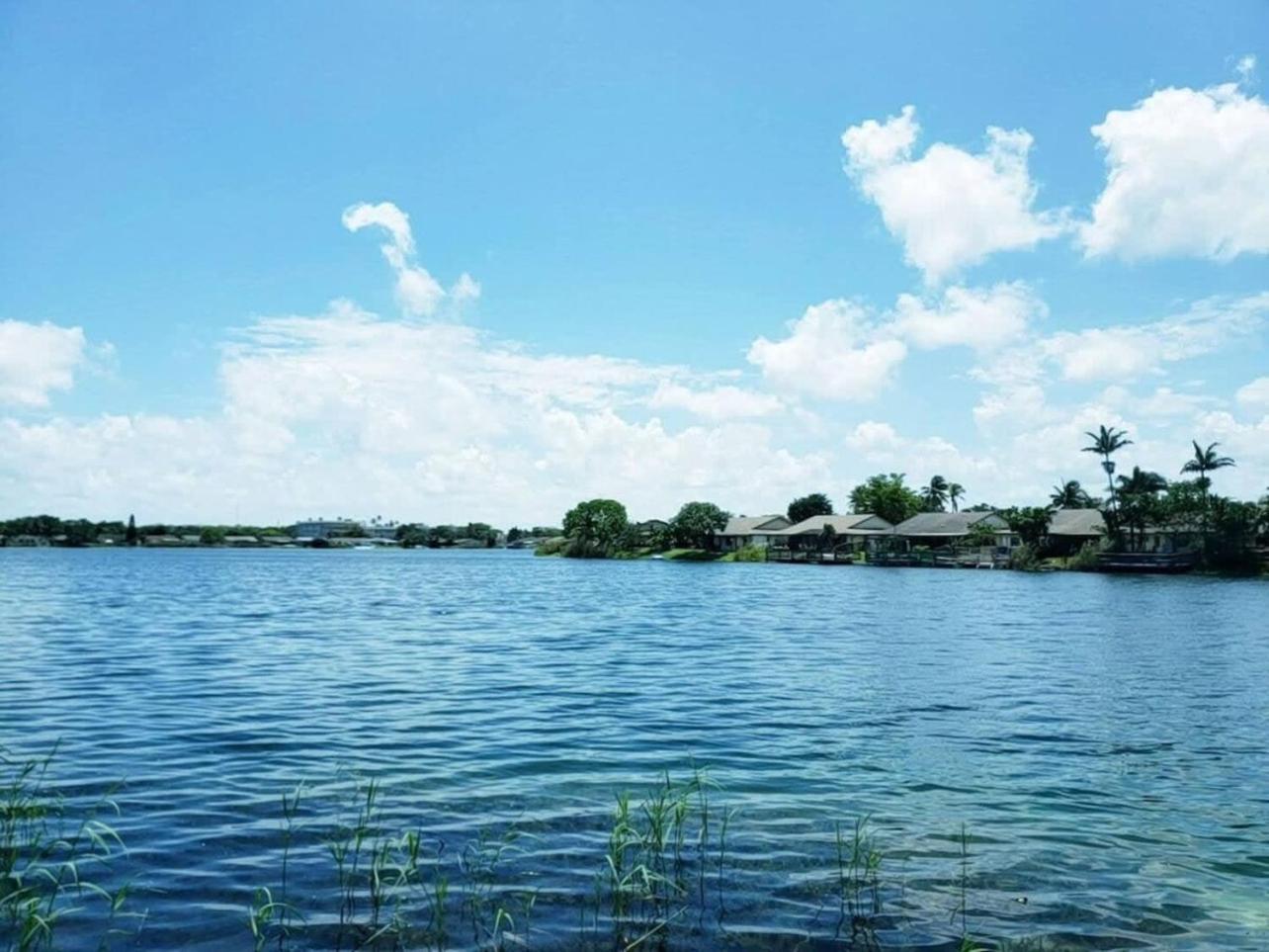 Lakeside Retreat 3br, 2bth Near Hard Rock Casino *