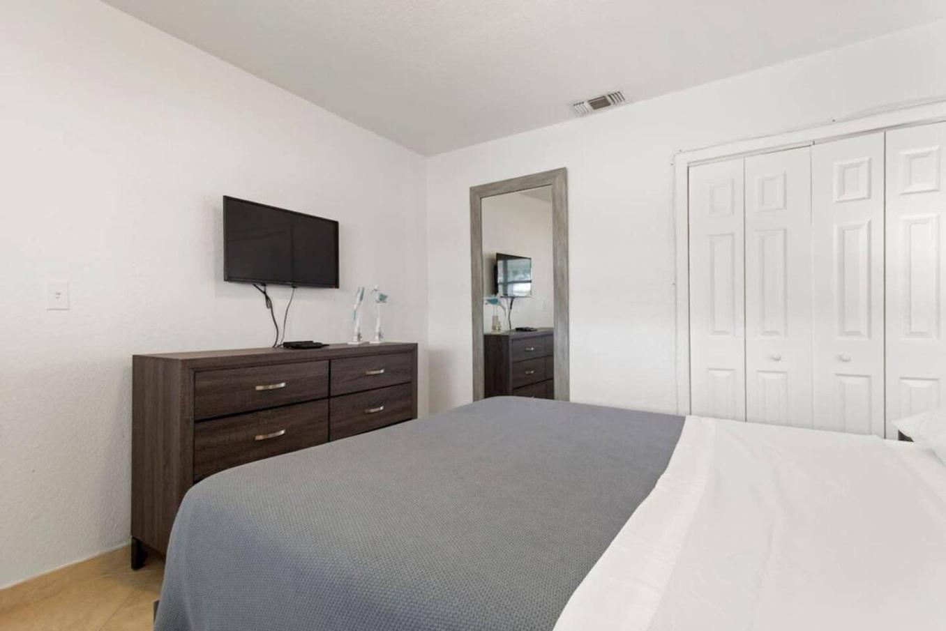 Lakeside Retreat 3br, 2bth Near Hard Rock Casino * Fort Lauderdale