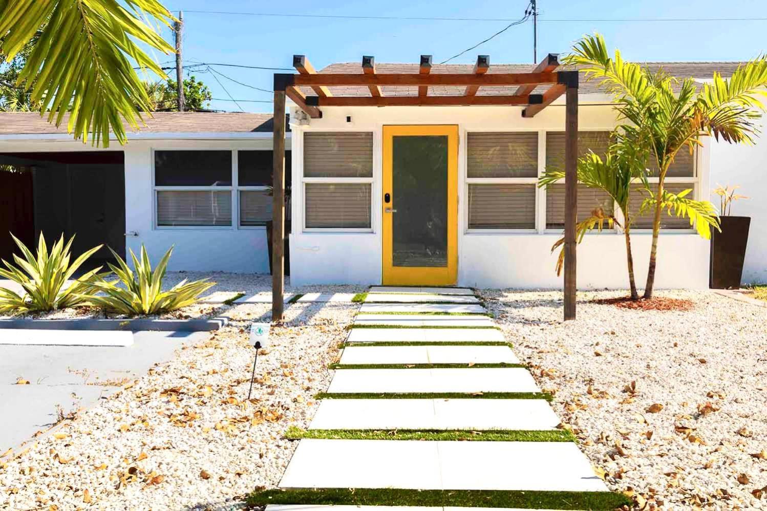 Alma House Pool Bbq Playground And Playroom Family Holiday home Fort Lauderdale