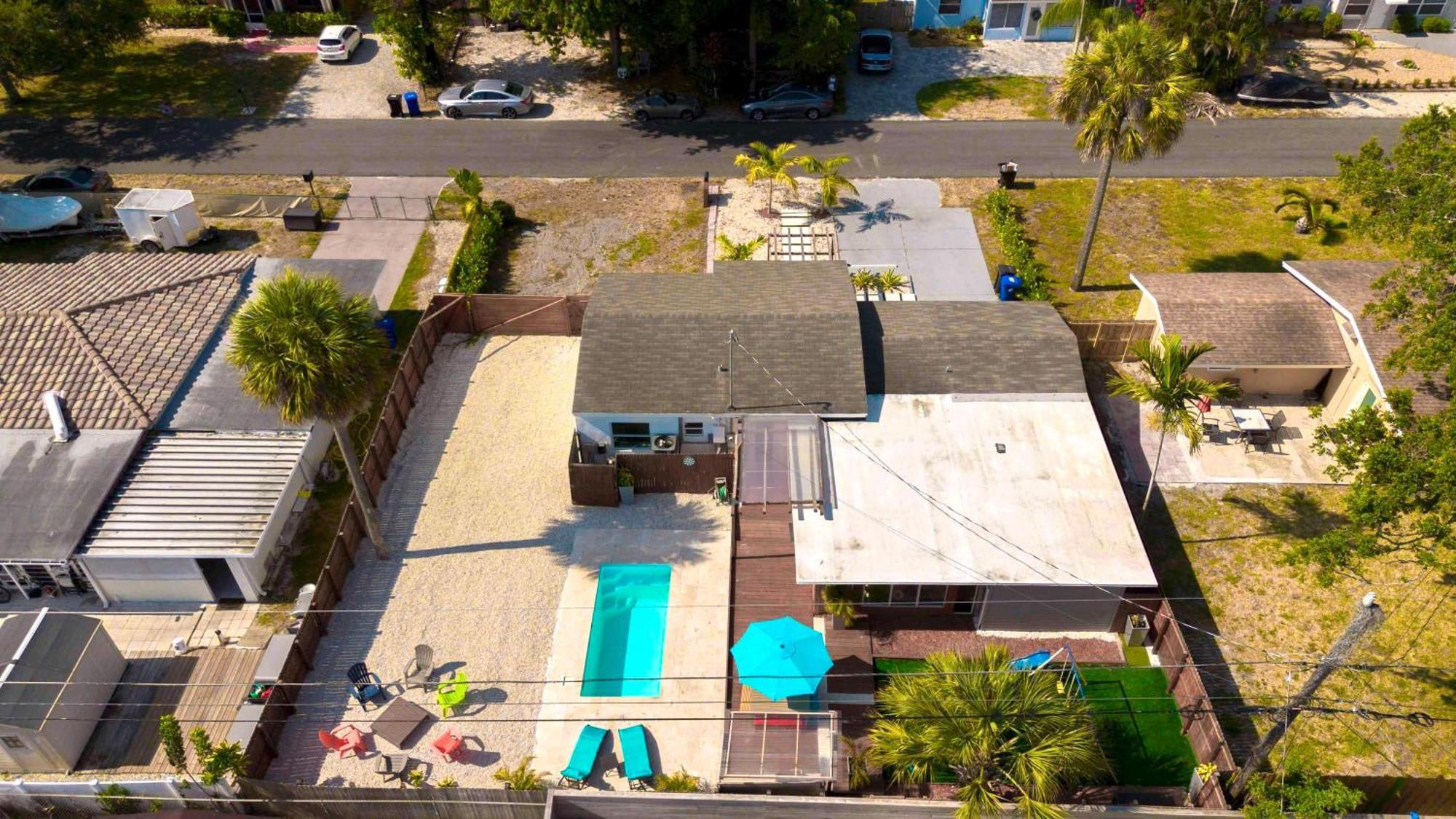 Alma House Pool Bbq Playground And Playroom Family Holiday home *